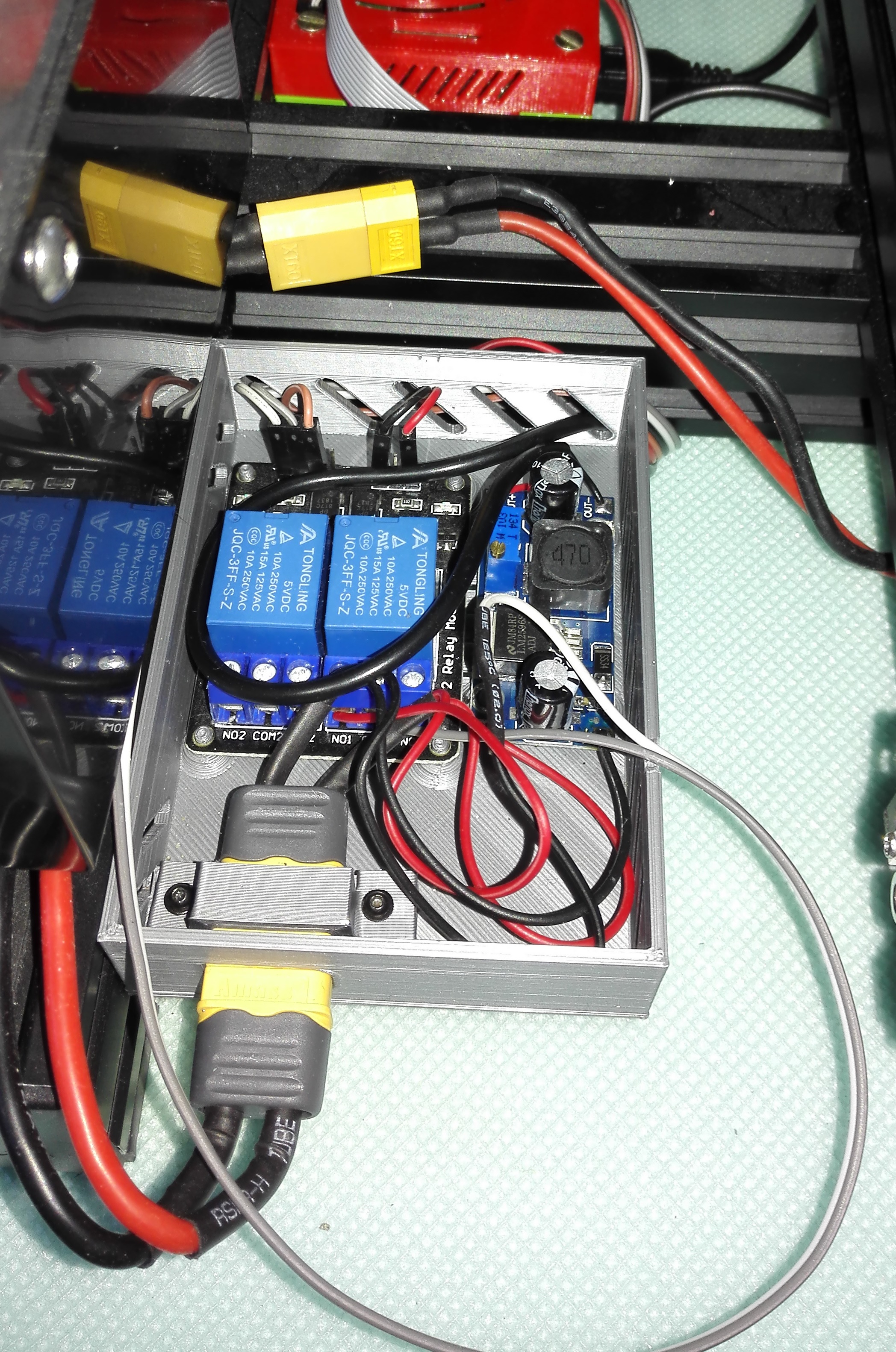 Alim relay raspberry box with rail