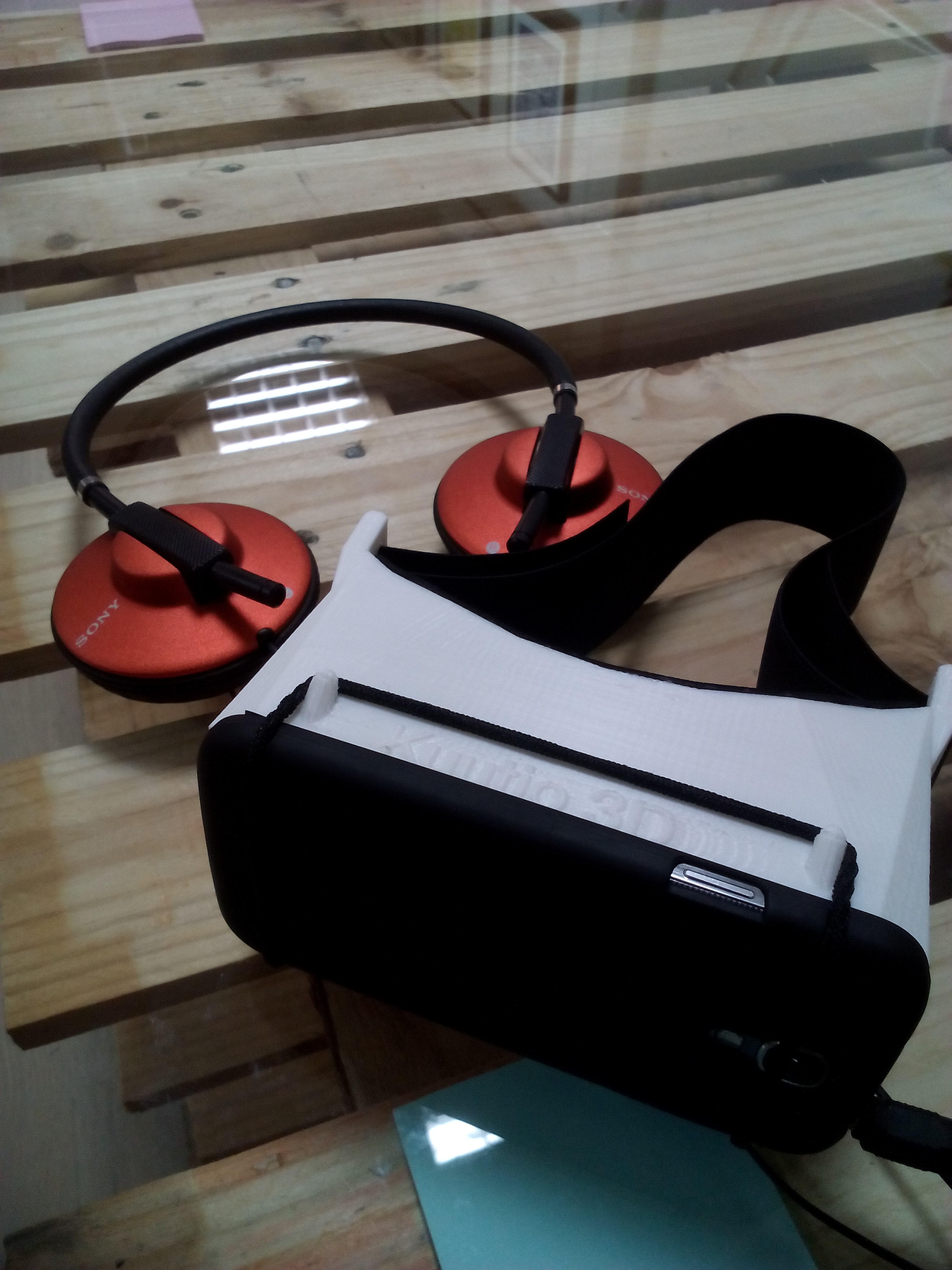 VR cardboard glasses
