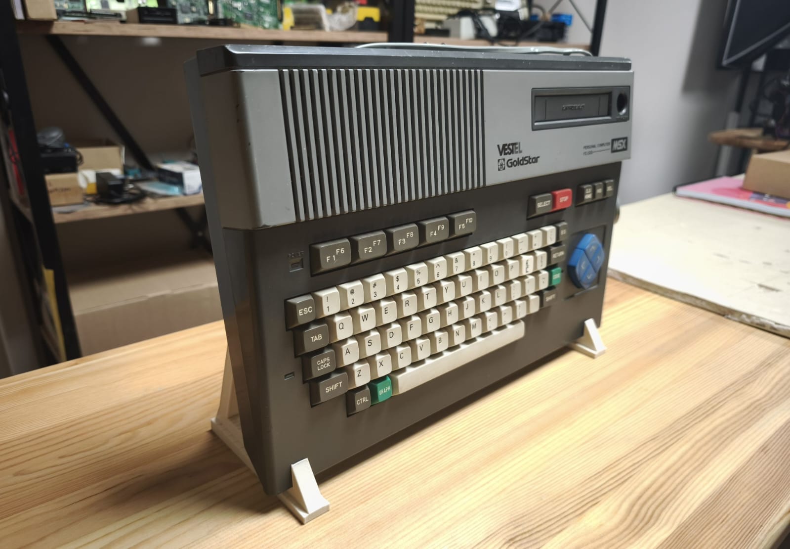 Goldstar fc-200 msx computer stand