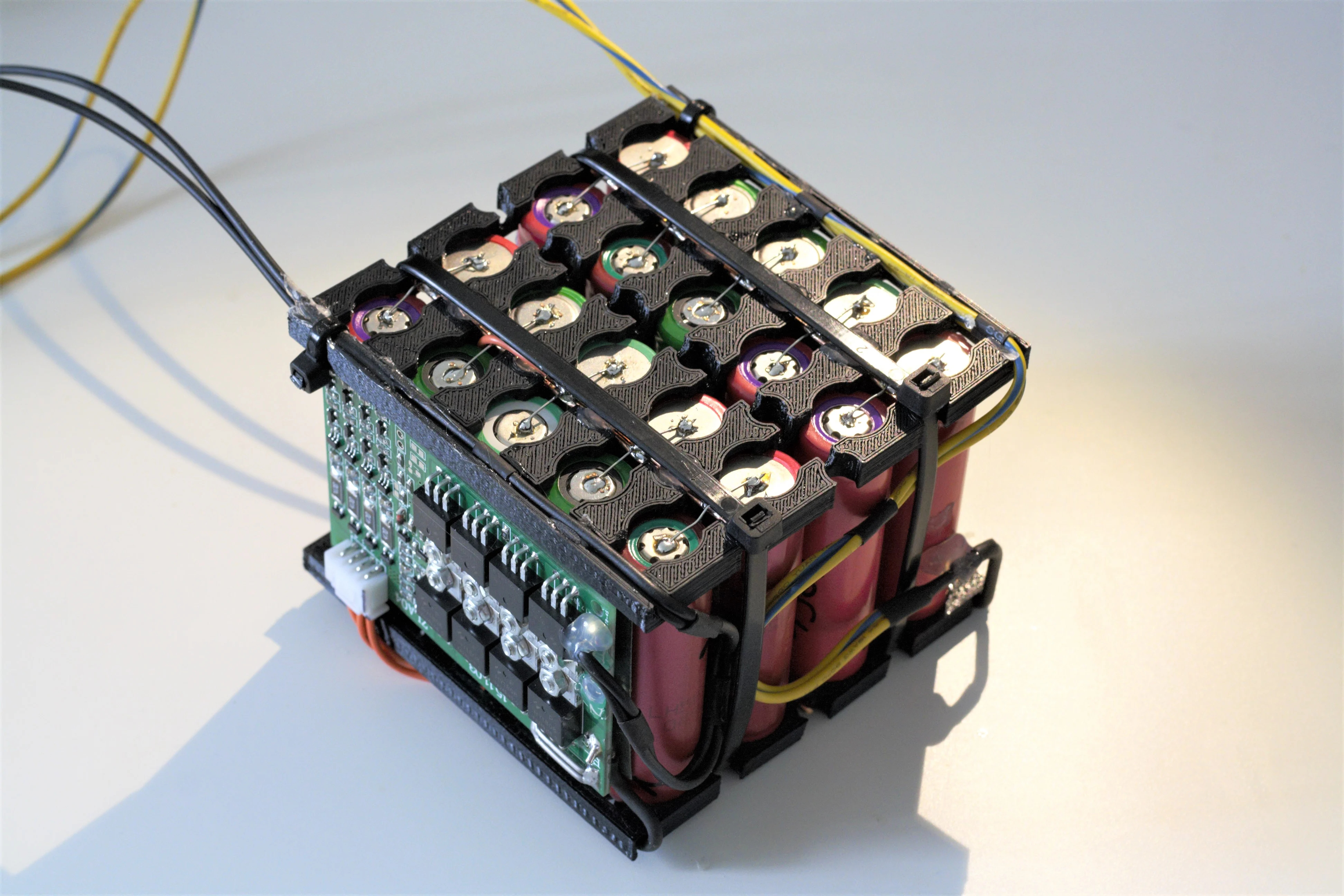18650 holder 4 bank 5 cells remix PowerPlayground