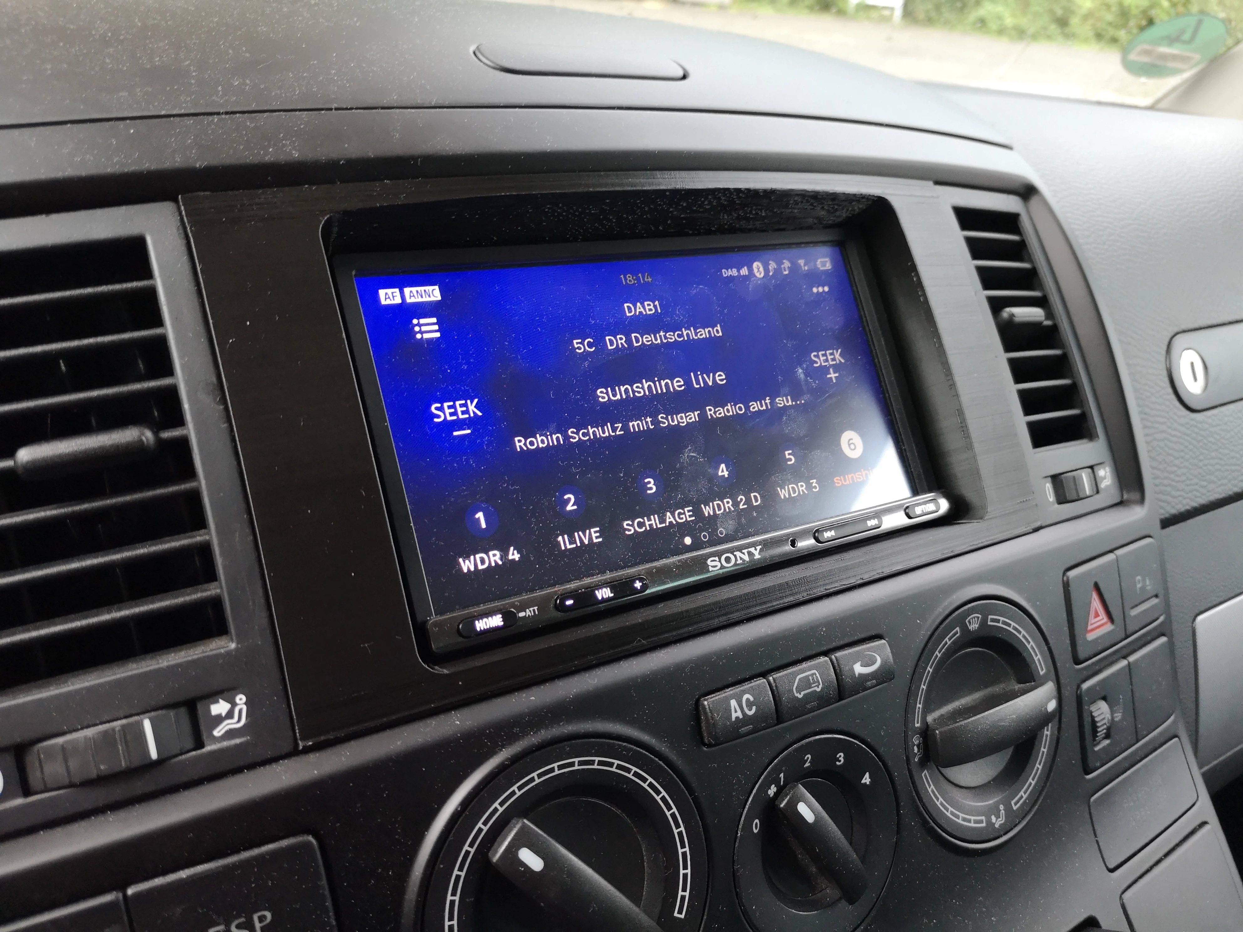 VW T5 Multivan Double DIN Frame Sony XAV-AX3005DB