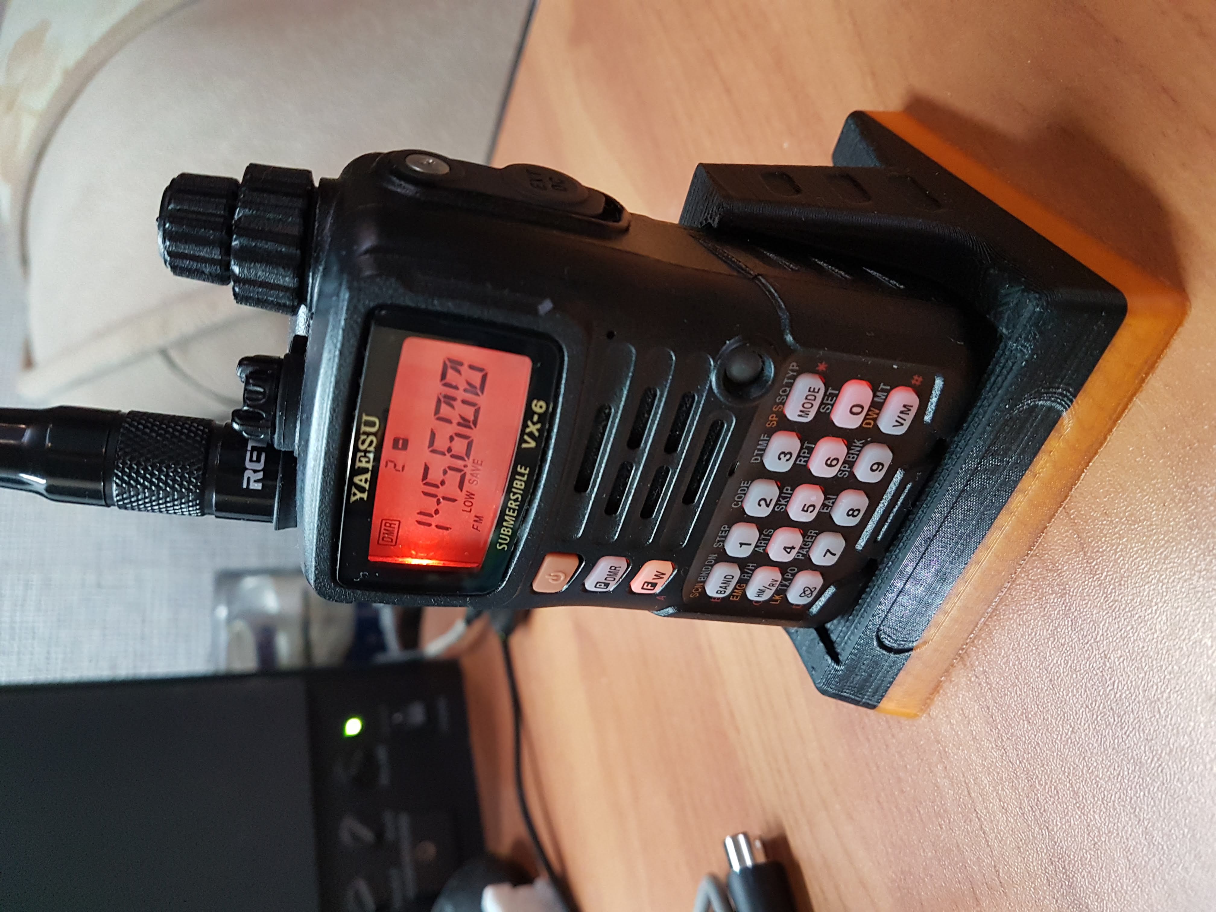 Yaesu VX-6R transiever stand