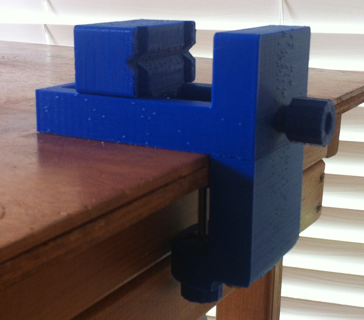 Desk Vice: Versatile & Strong