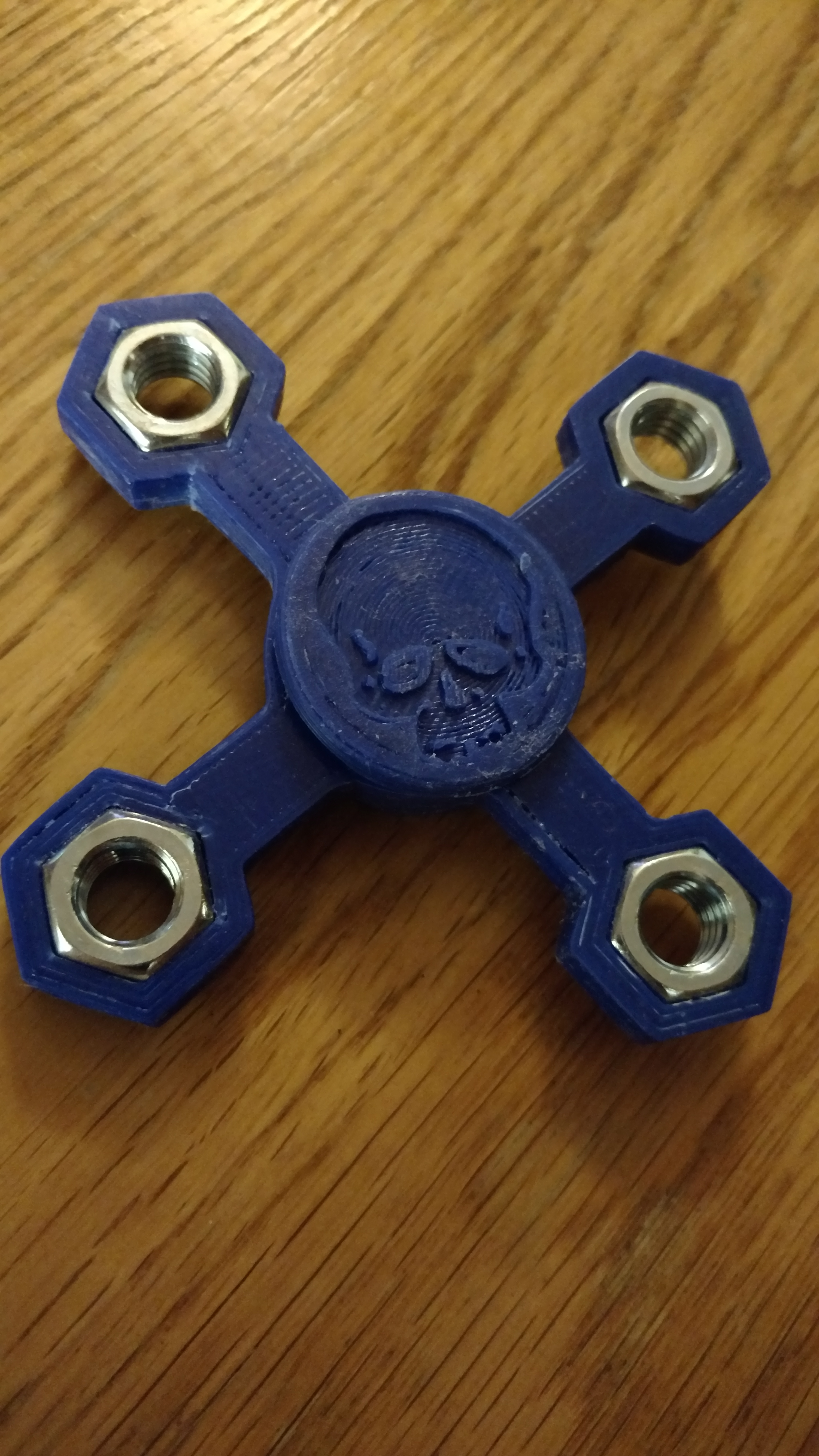 Skull and crossbones spinner
