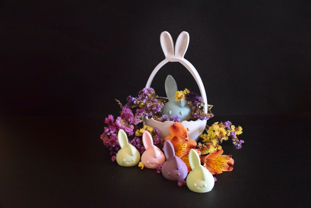 Spring's Fluffy Frolic (Easter bunny - vase mode)