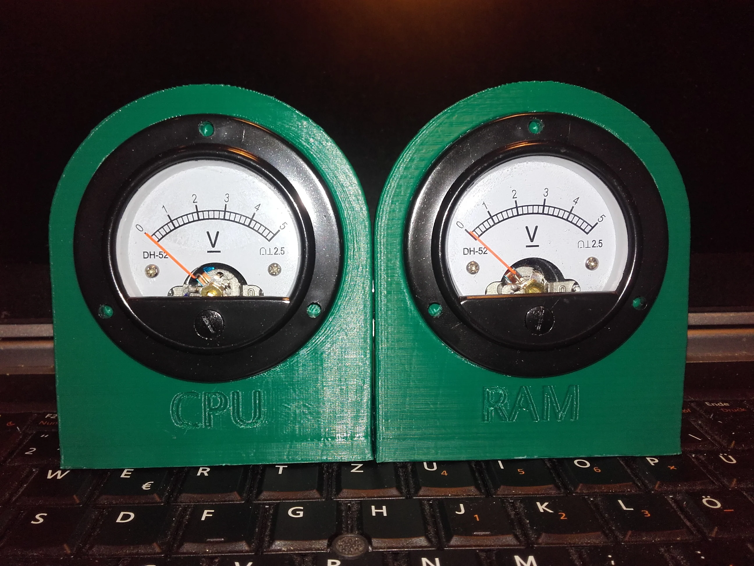 Analog CPU/RAM USB Performance Meter Remix (with Arduino Nano housing)