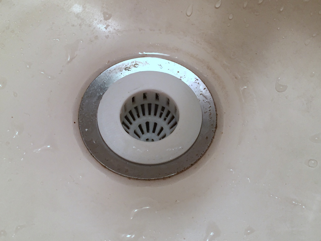 Small bathroom sink drainer filter