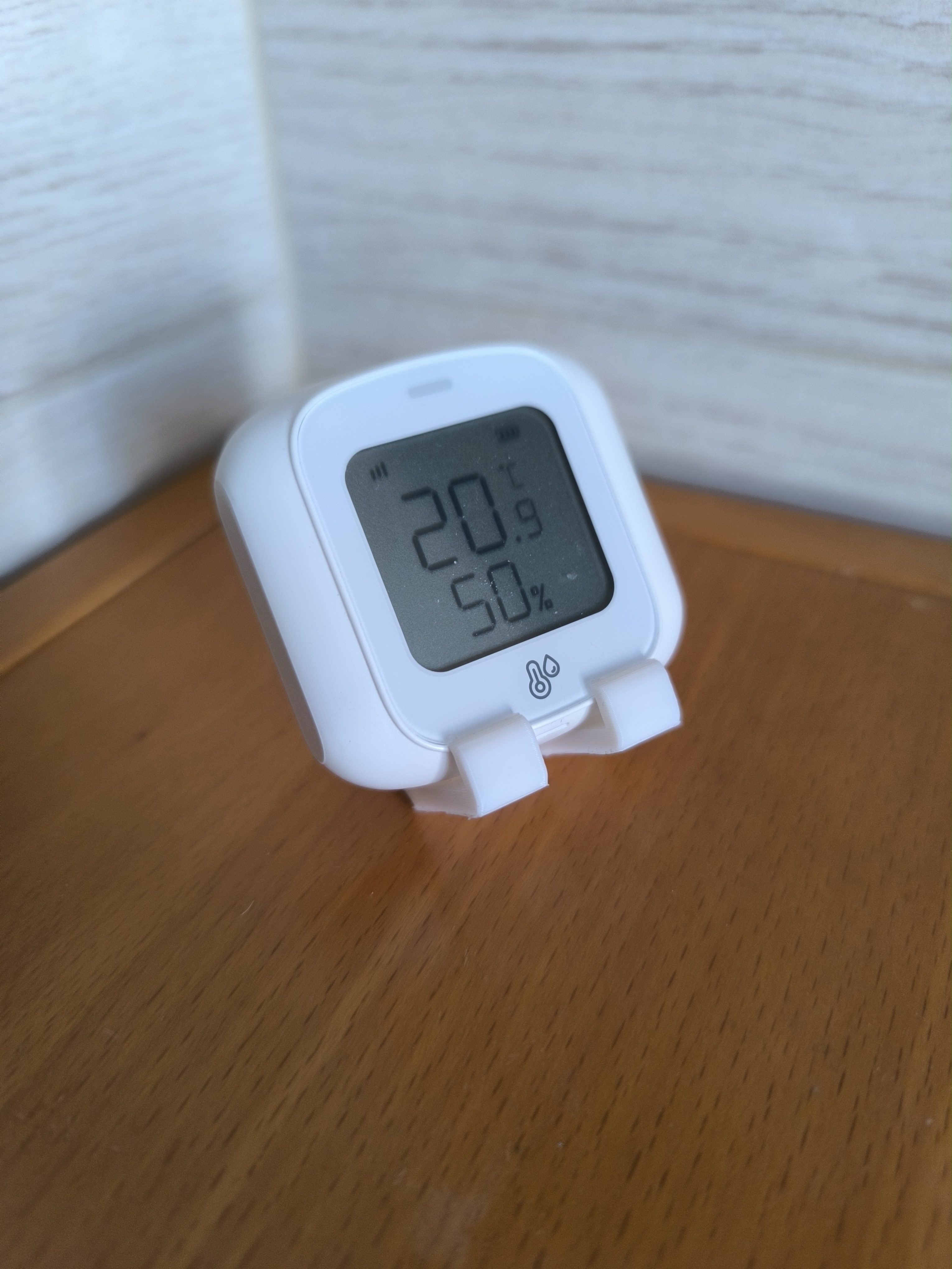 Tuya Smart WiFi/Zigbee Temperature and Humidity Sensor mini stand