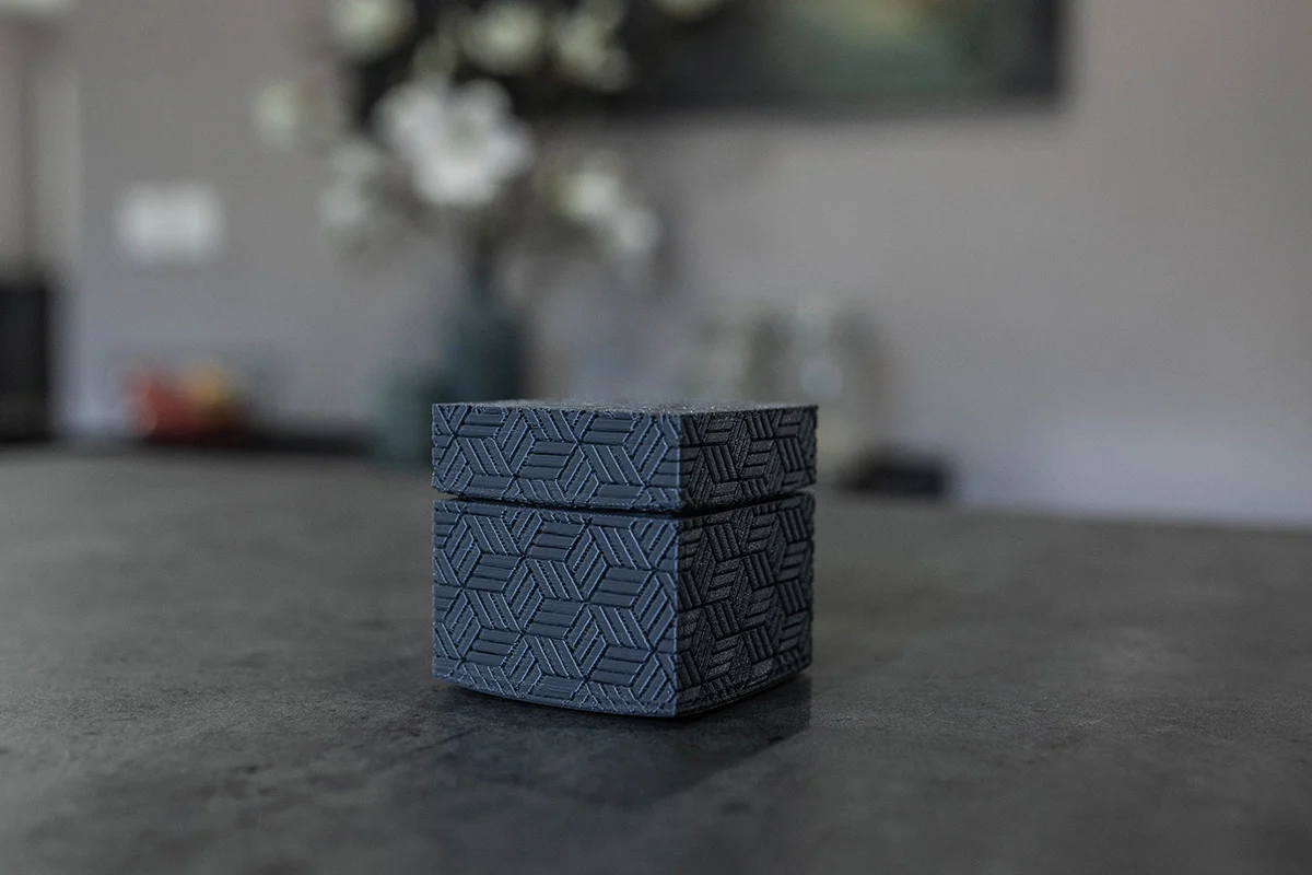 Square textured box