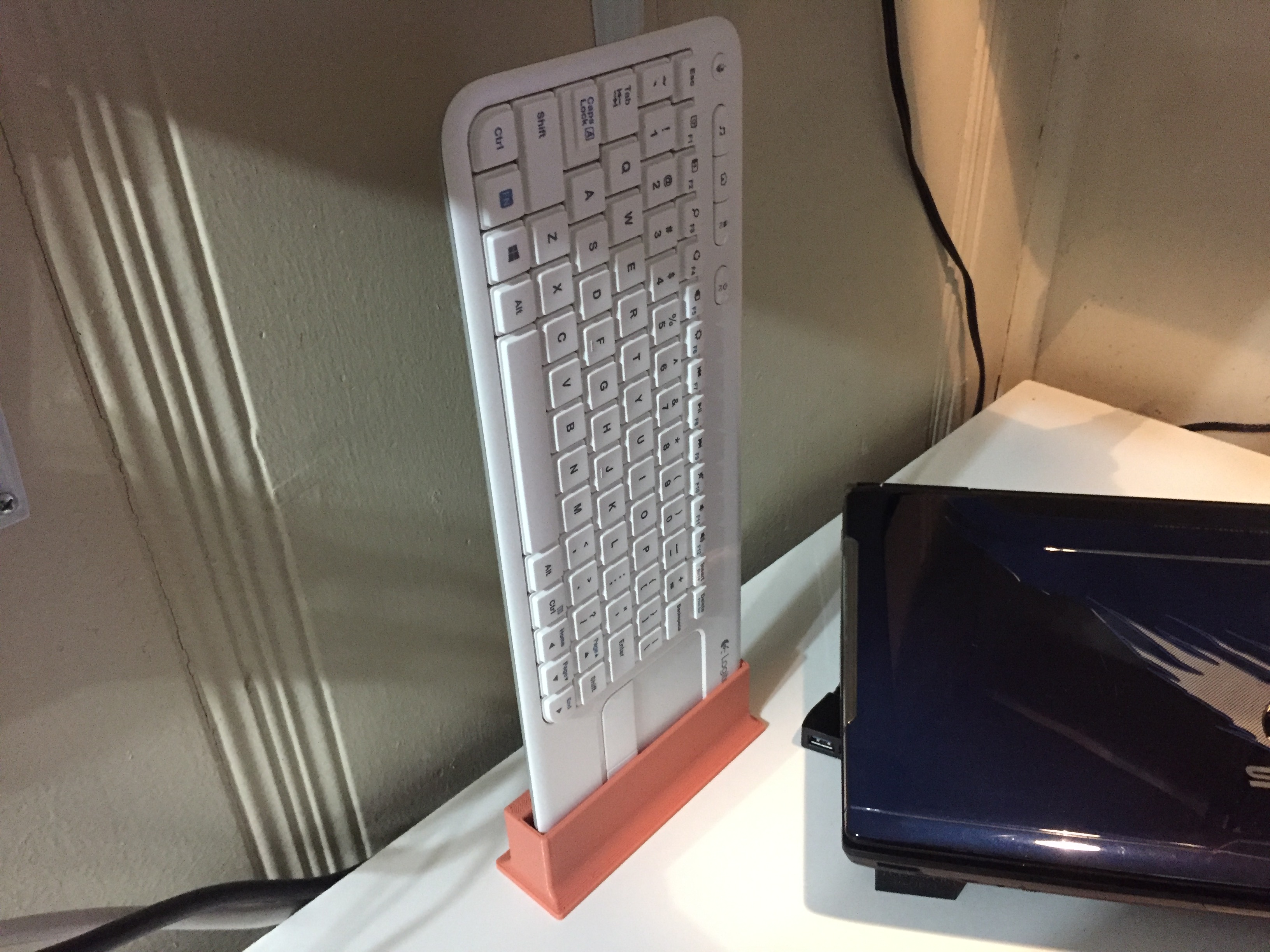 Logitech K400r Keyboard Side Stand