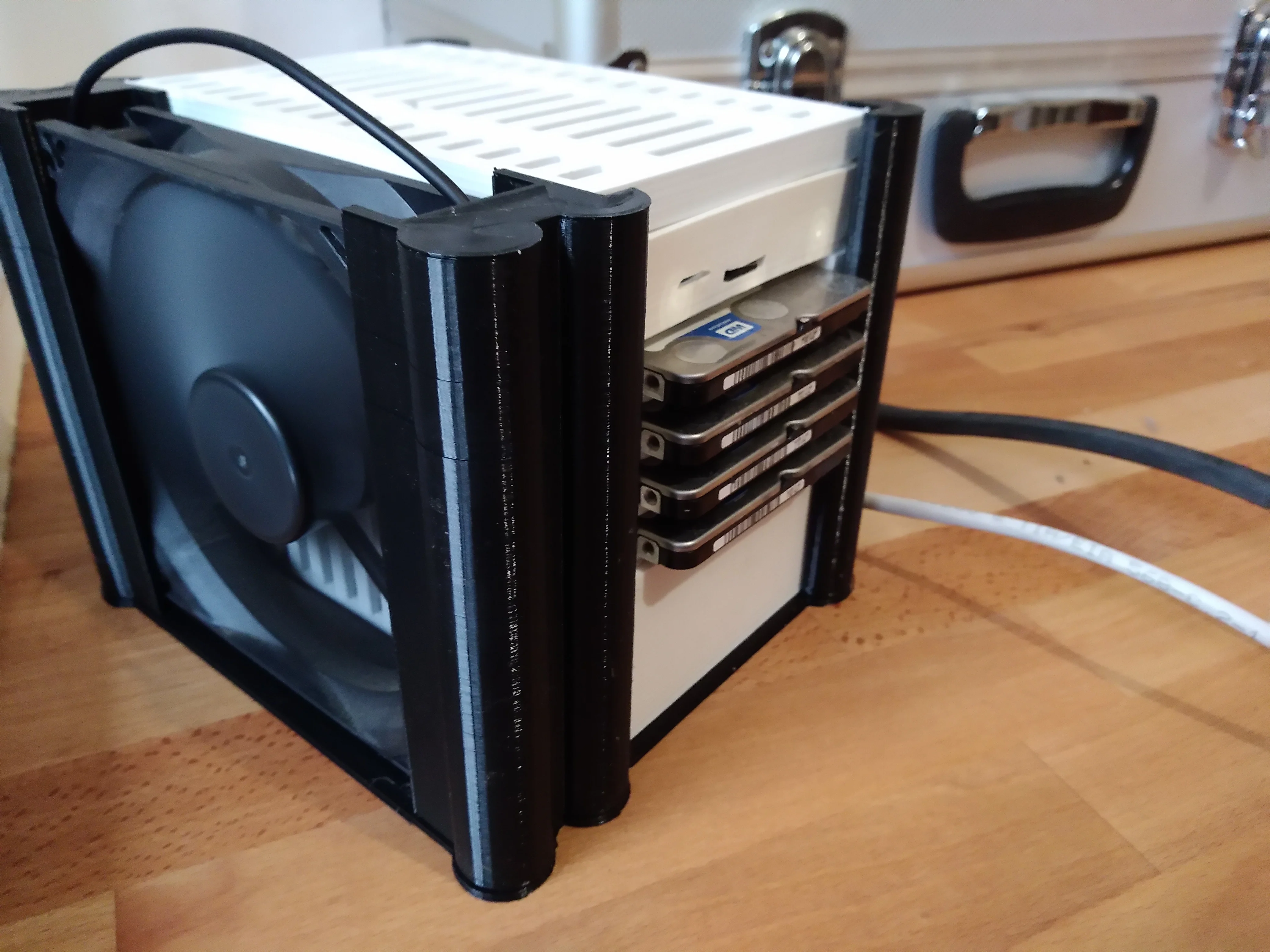 1-to-4 HDD Stackable Raspberry NAS with PSU v3