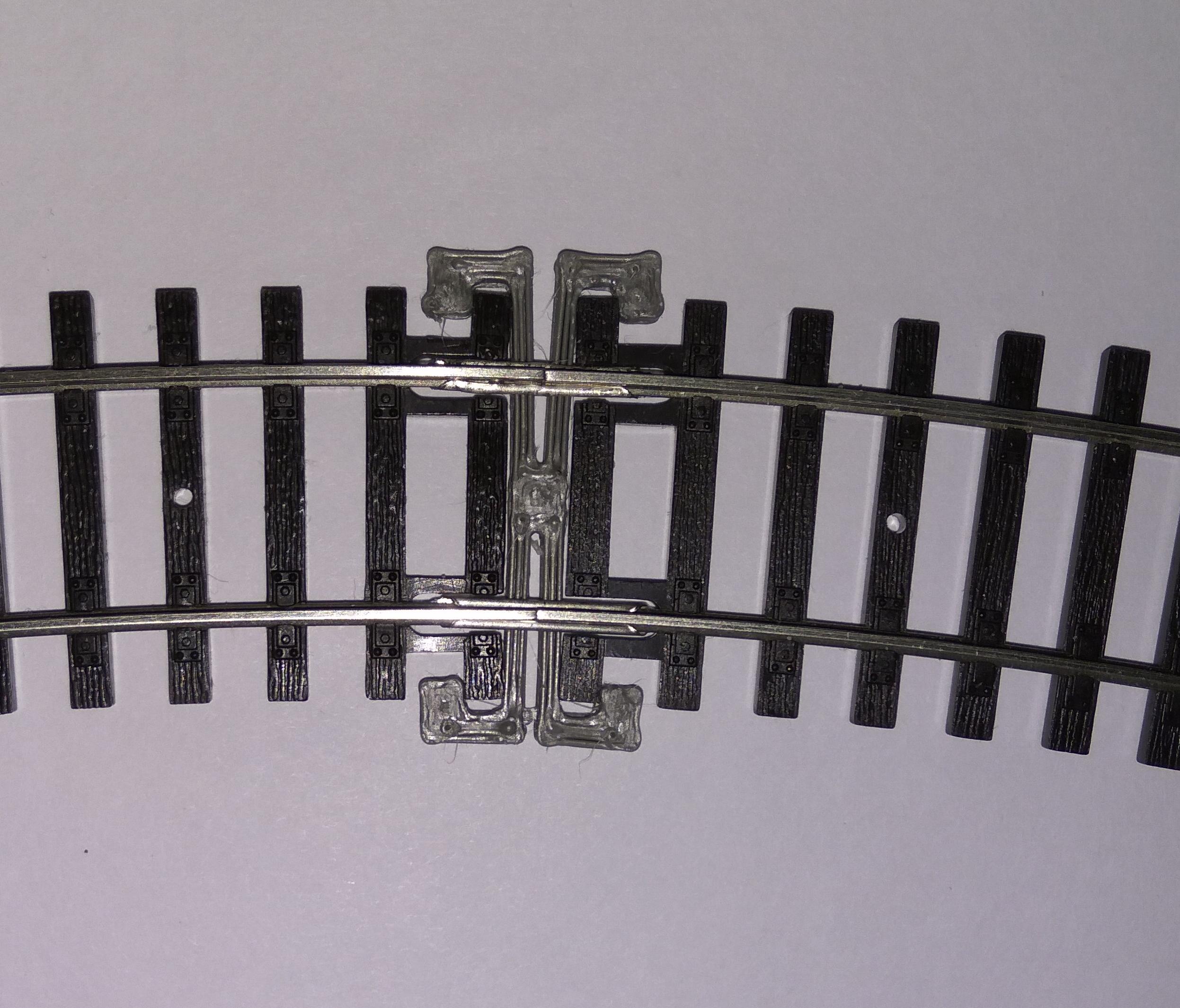 h0 piko rail holder