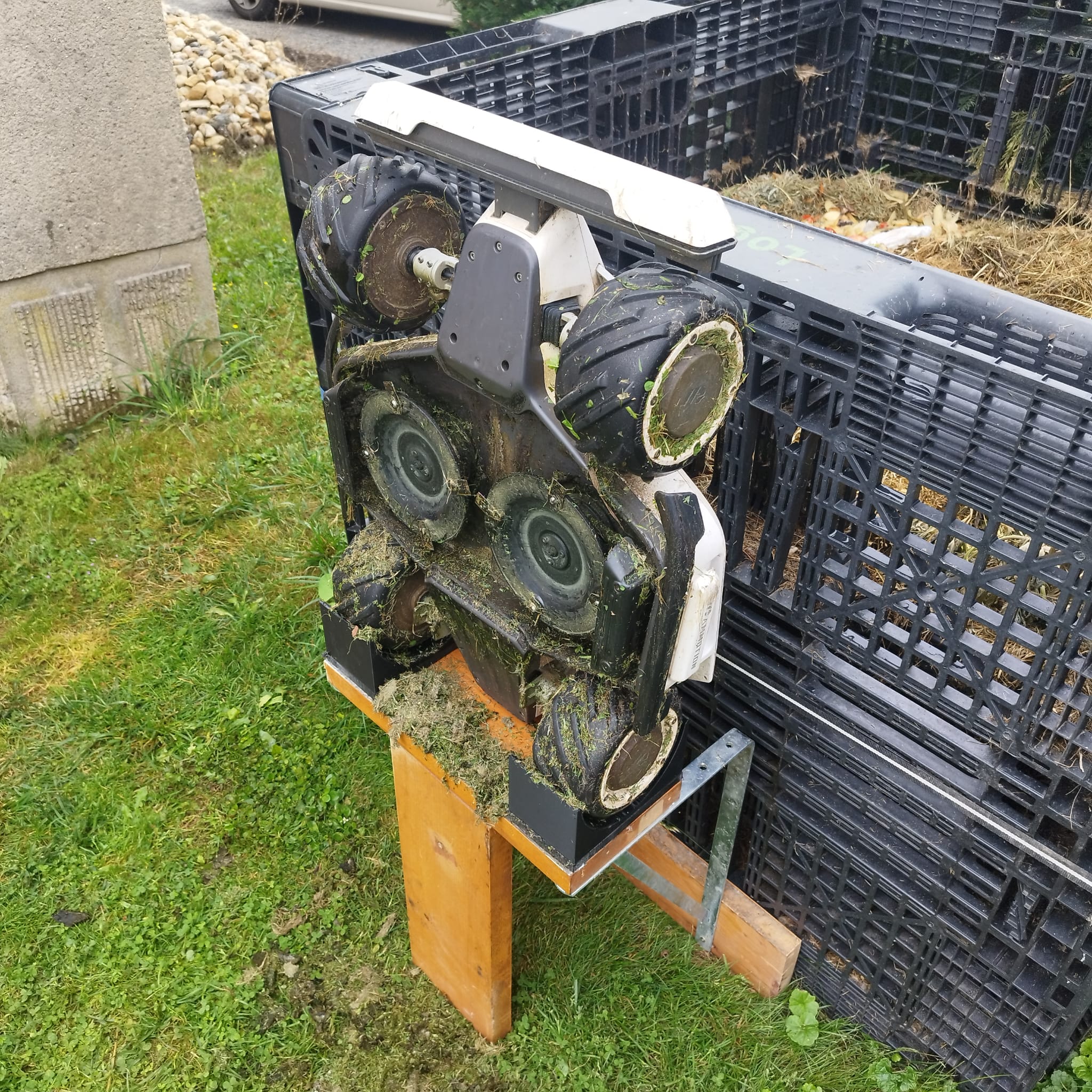 Mammotion Luba Ständer