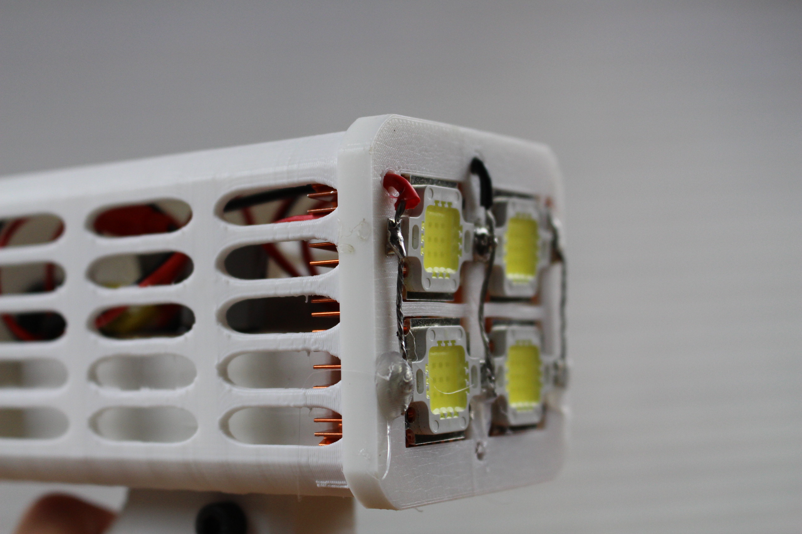 Compact 40 Watt 4,000 Lumen LED Shop Light