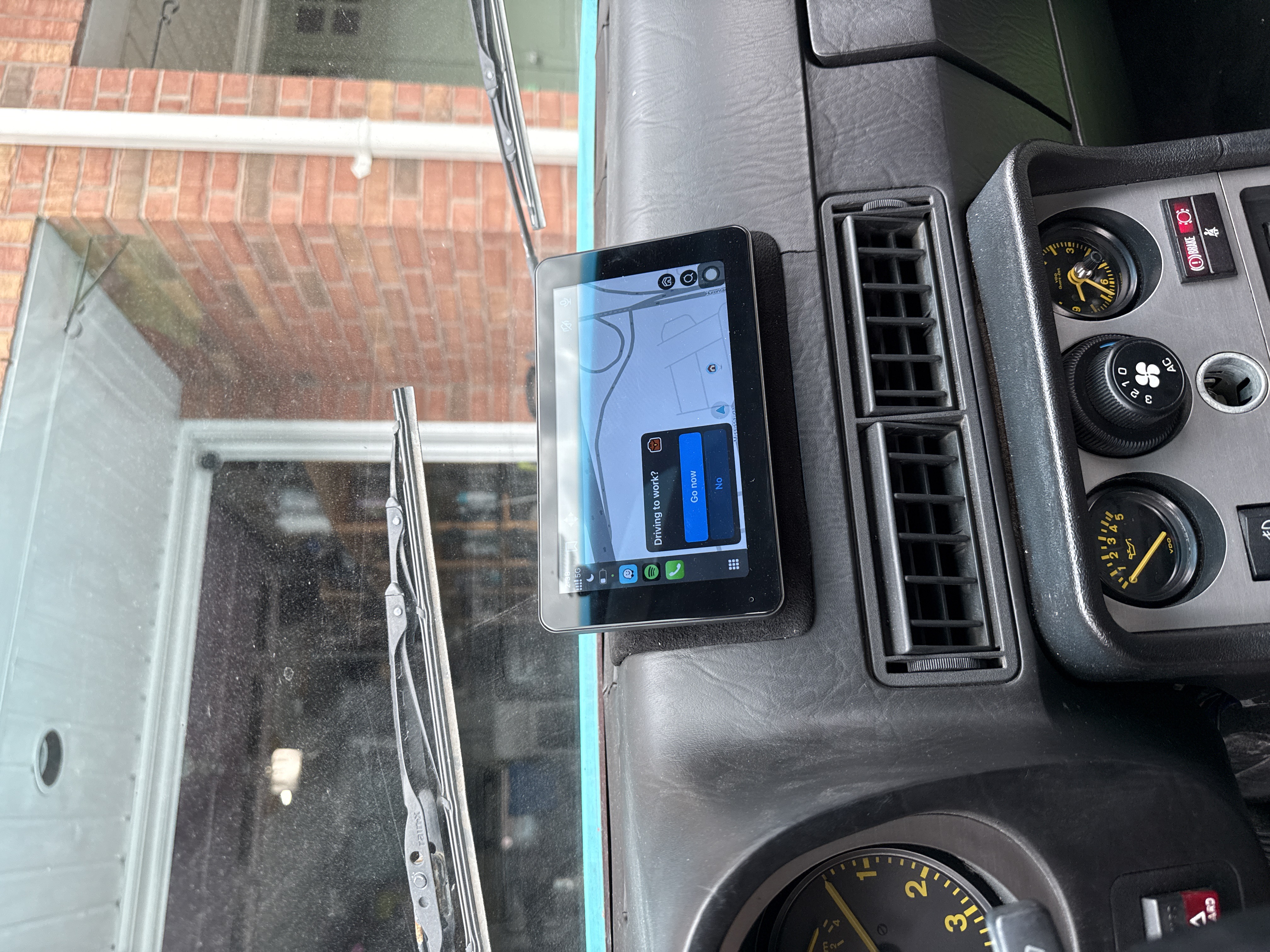 Porsche 944 - Apple CarPlay (RC08)  Center Mount