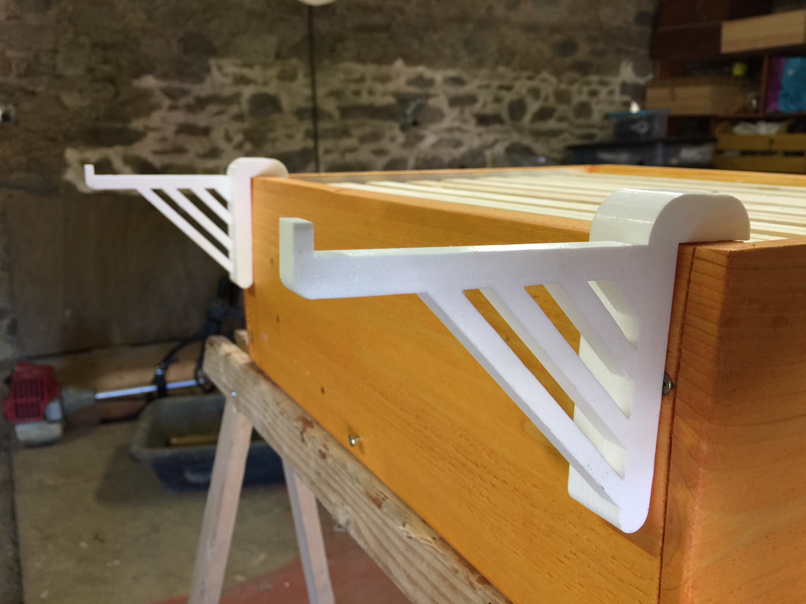 Hive frame holder