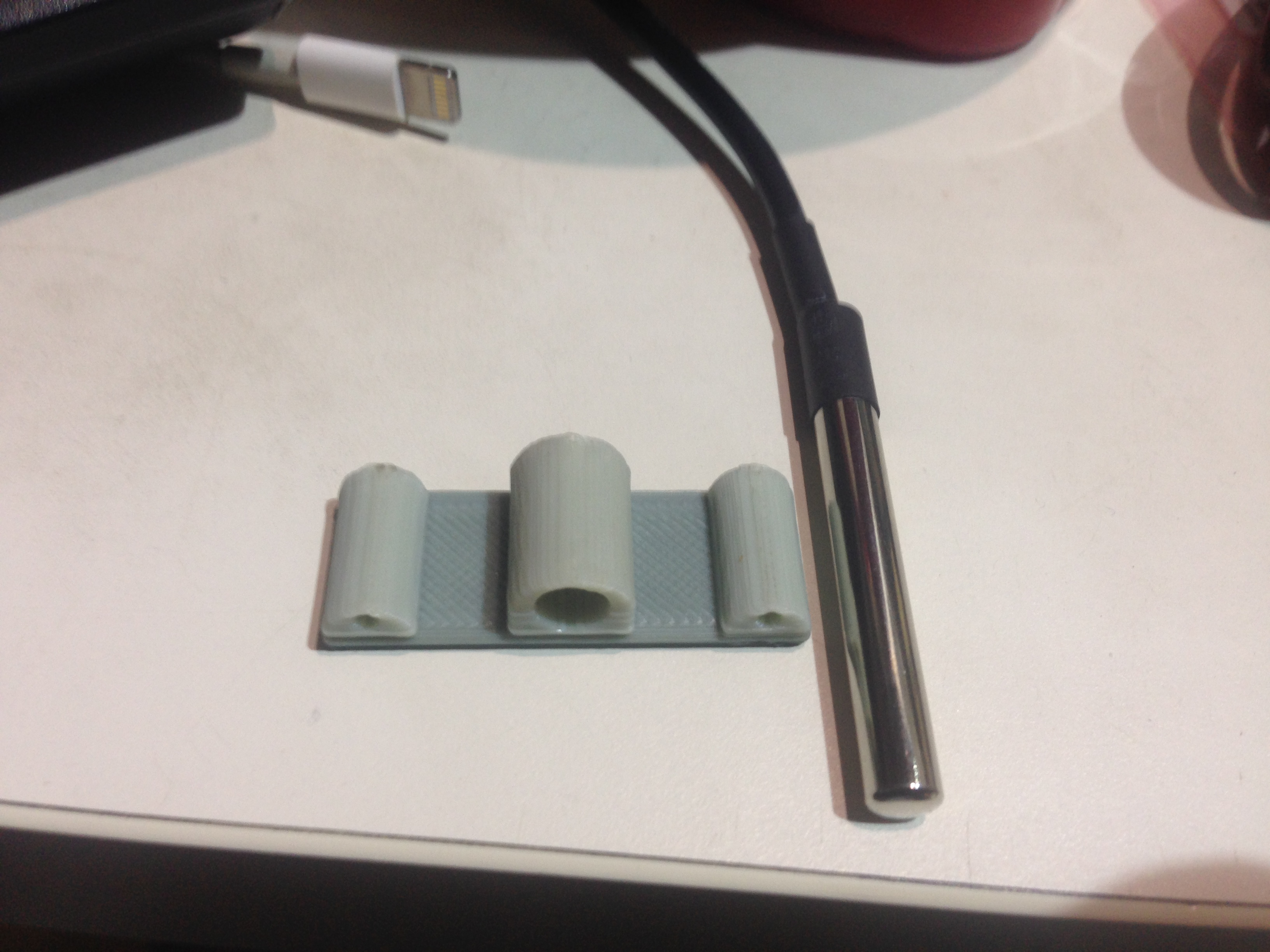 Temperature sensor bracket for DS18B20 waterproof sensor