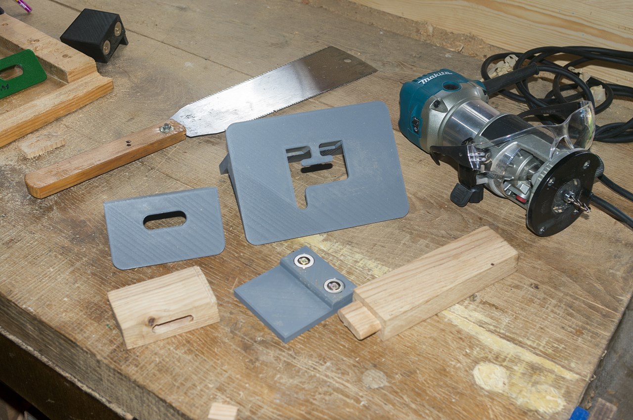 Makita RT0700 - router template for mortise and tenon (6mm router bit and 10mm collar)