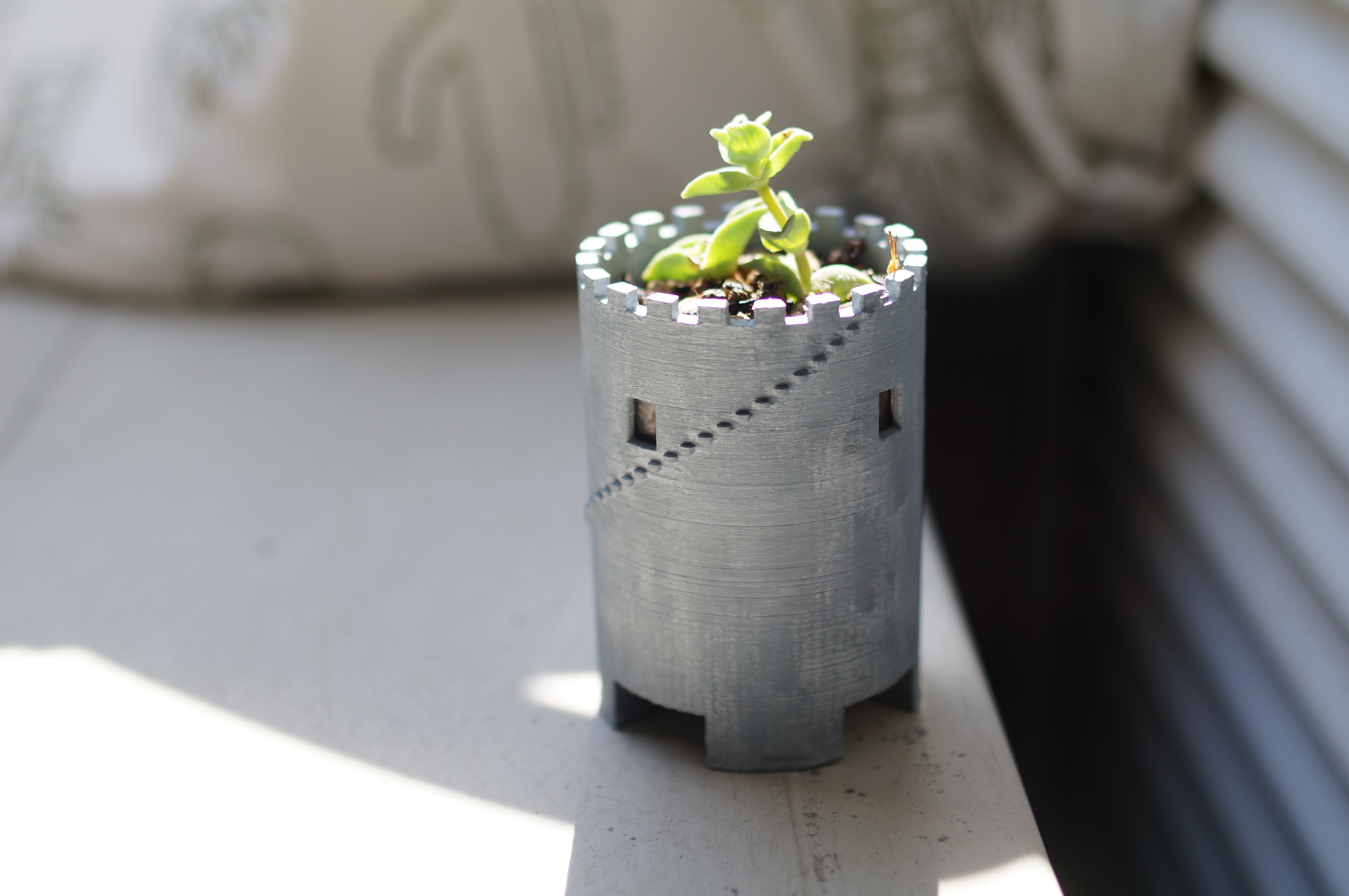 Ruins Planter 2