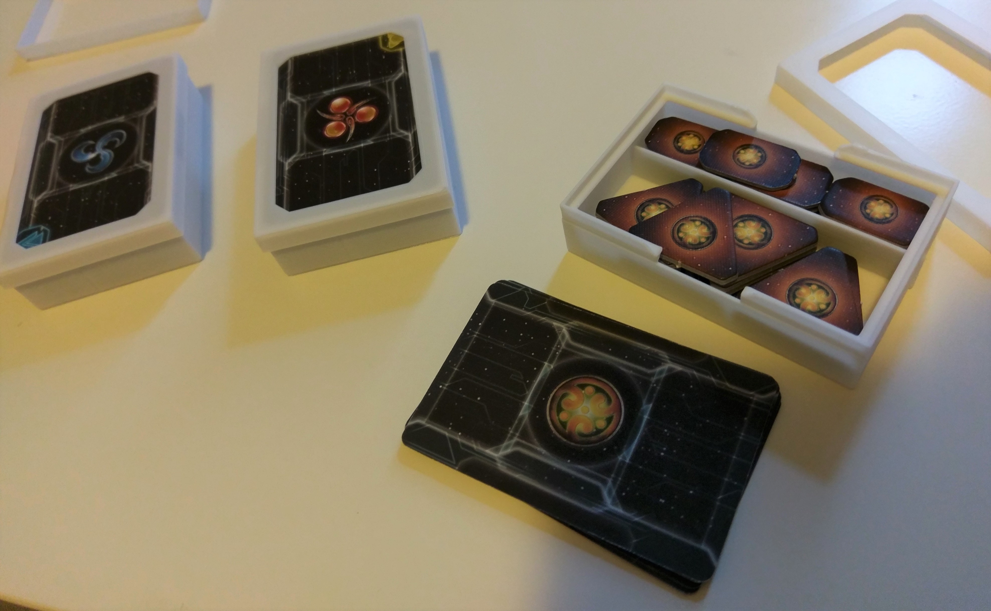 Twilight Imperium 4th Edition minimalistic race box