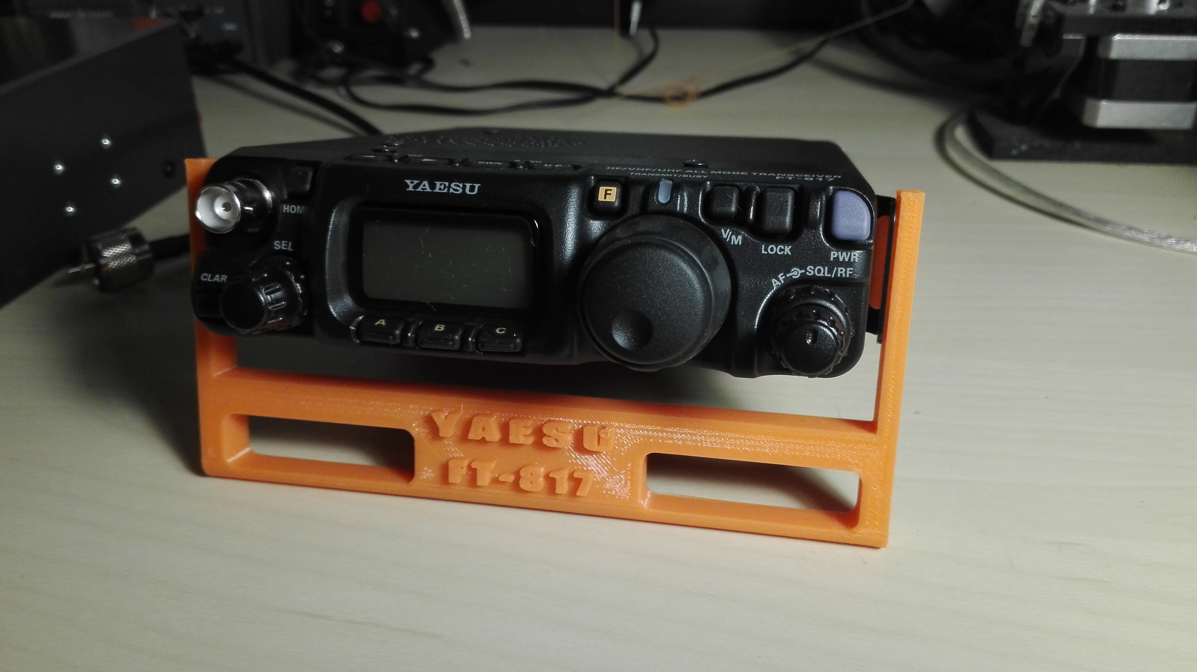 FT-817 STAND
