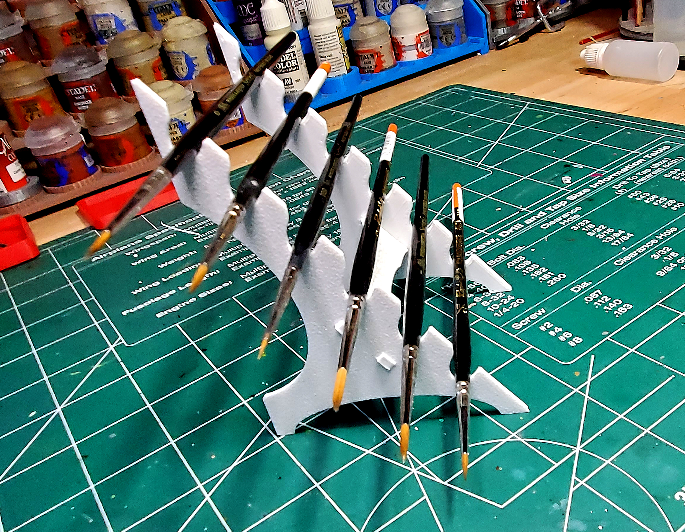 Paint brush stand
