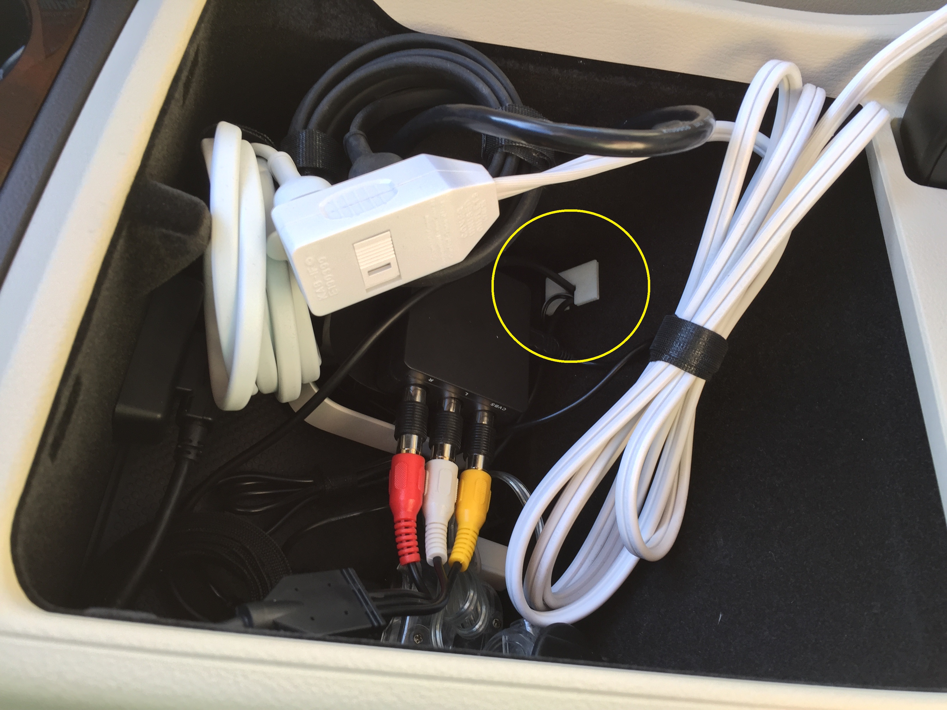 Touareg 7P Armrest Cable Cap