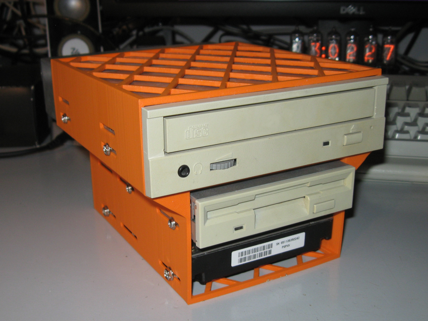 Freestanding PC drive cage