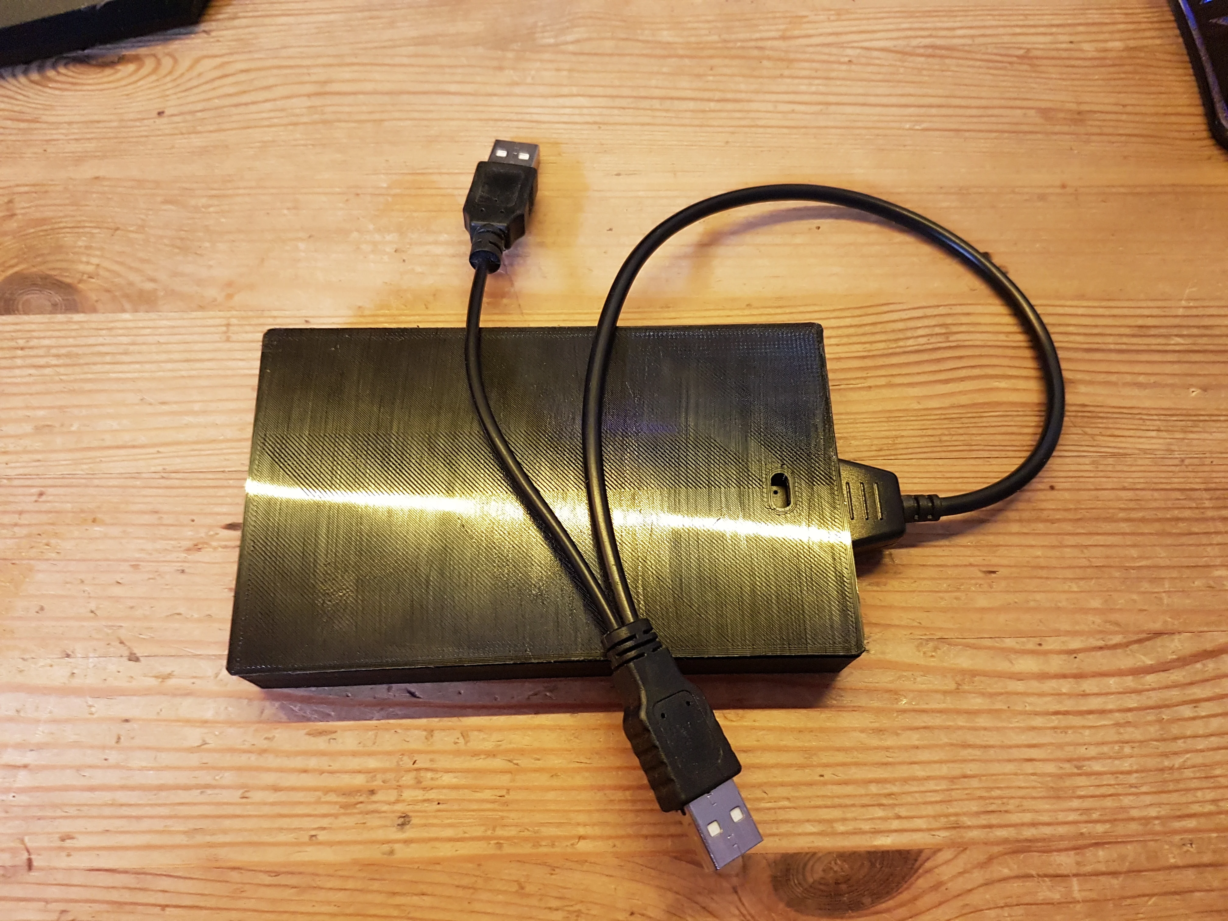 ~3$ Thin 2.5" HDD case for cheap china USB-SATA adapter -- ~2€ Dünnes 2.5" HDD Gehäuse für günstigen china USB-SATA Adapter