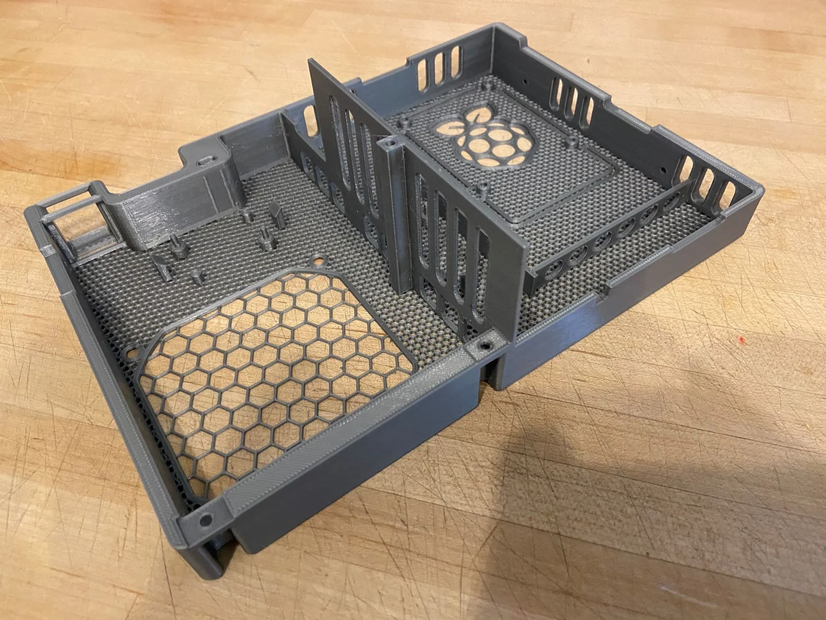 Ender 3 v2 - MOBO fan cover upgrade  - 80x25 fan for motherboard + Pi 3/4+ LM2596 Buck converters X2