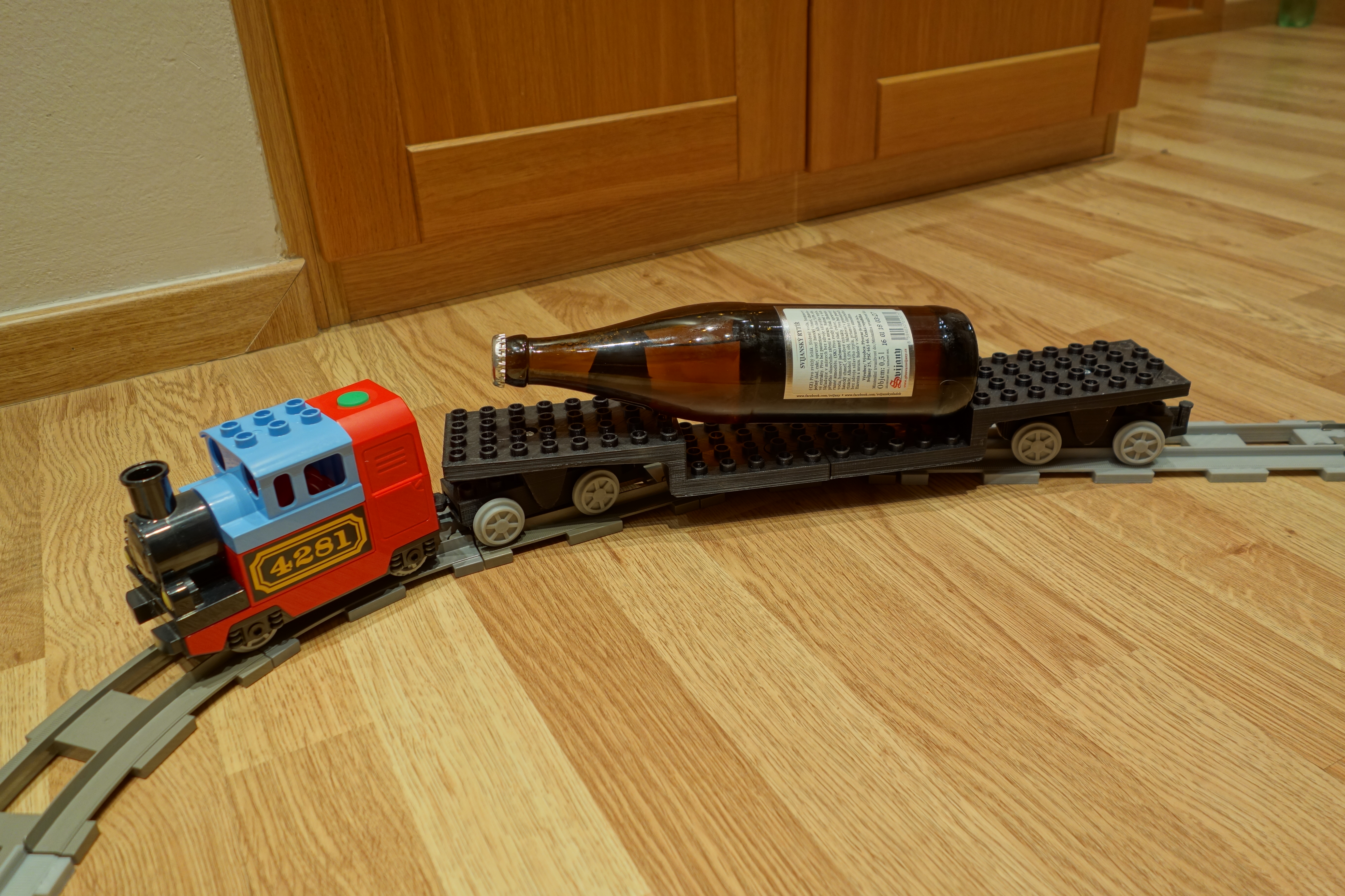 LEGO DUPLO train Flatcar Heavy hauler Schnabel car