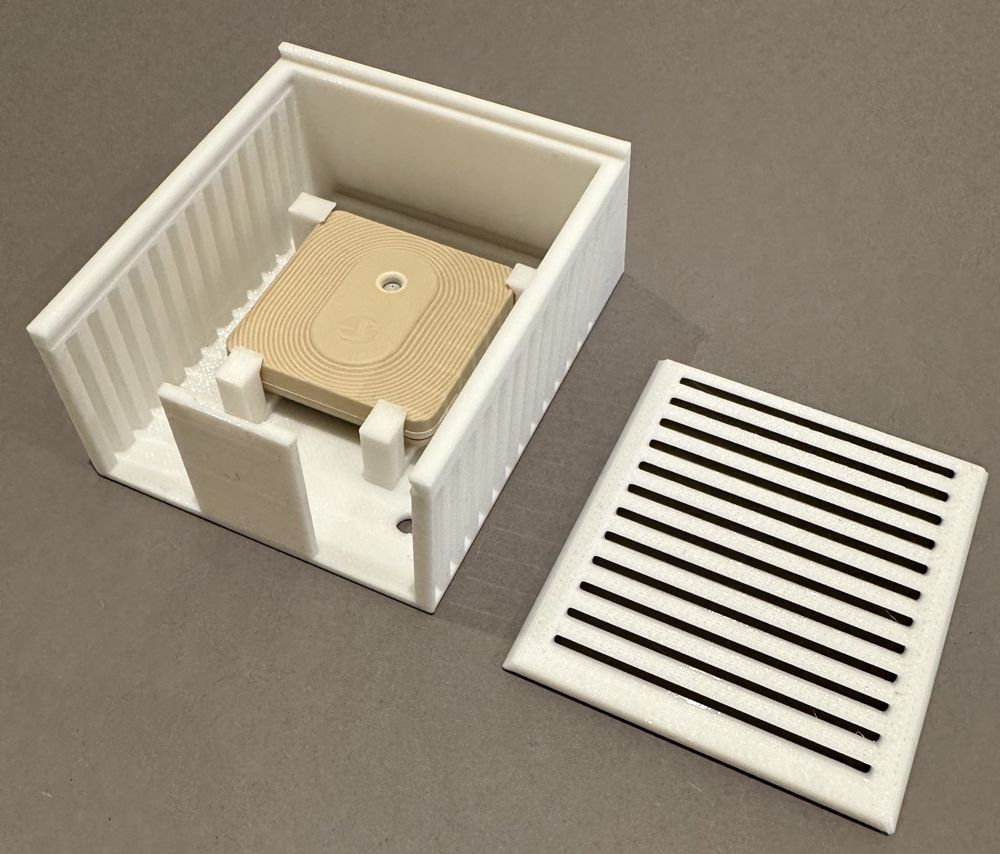 Shelly blu H&T Outdoor Enclosure