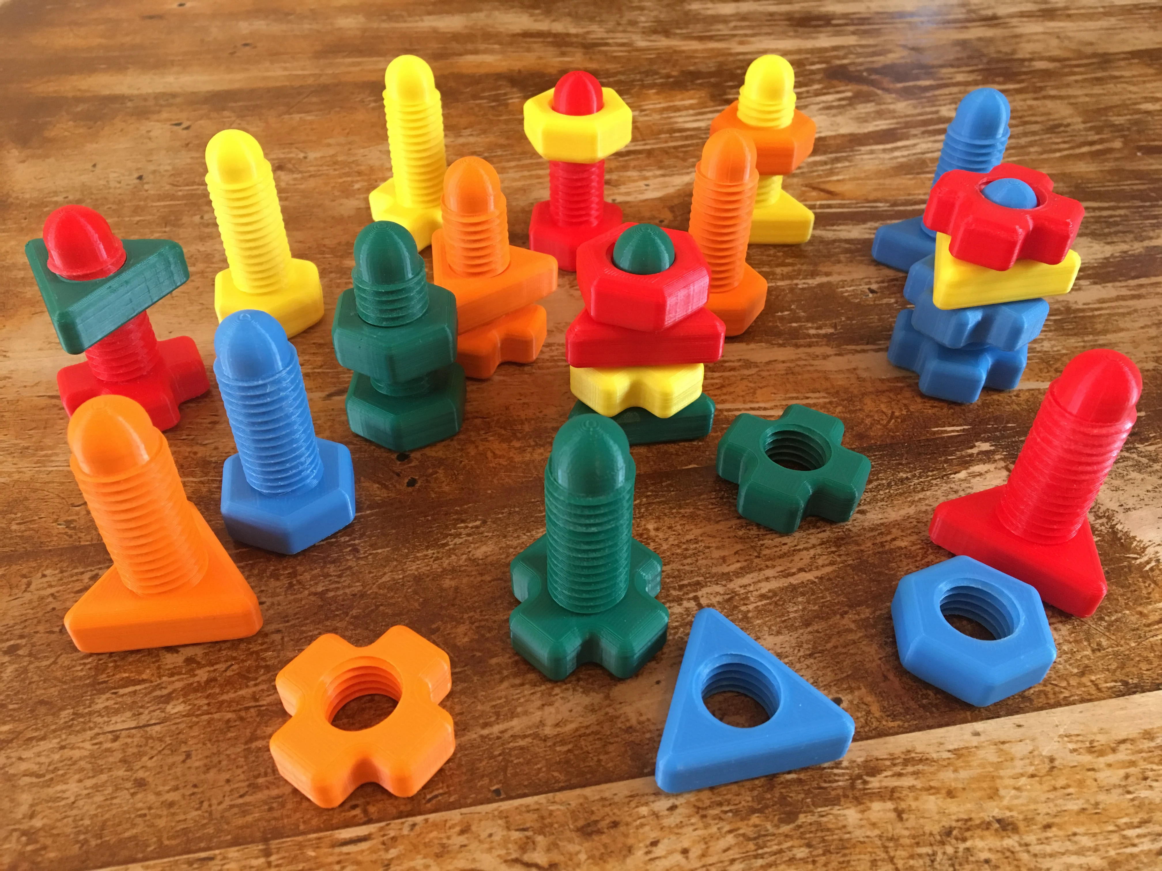 Screws and nuts Toys - Jouets vis et écrous