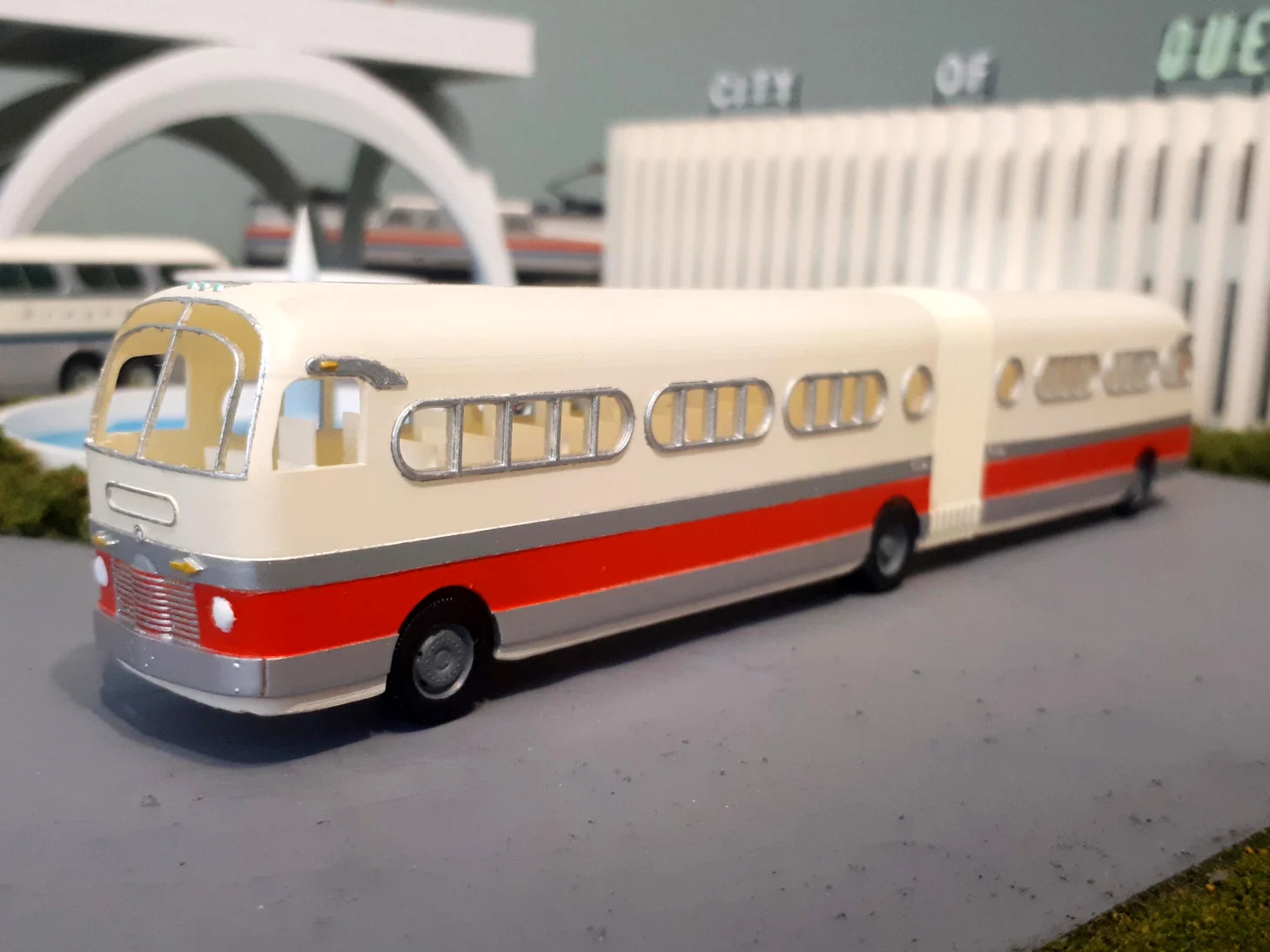 Kaiser Articulated Bus