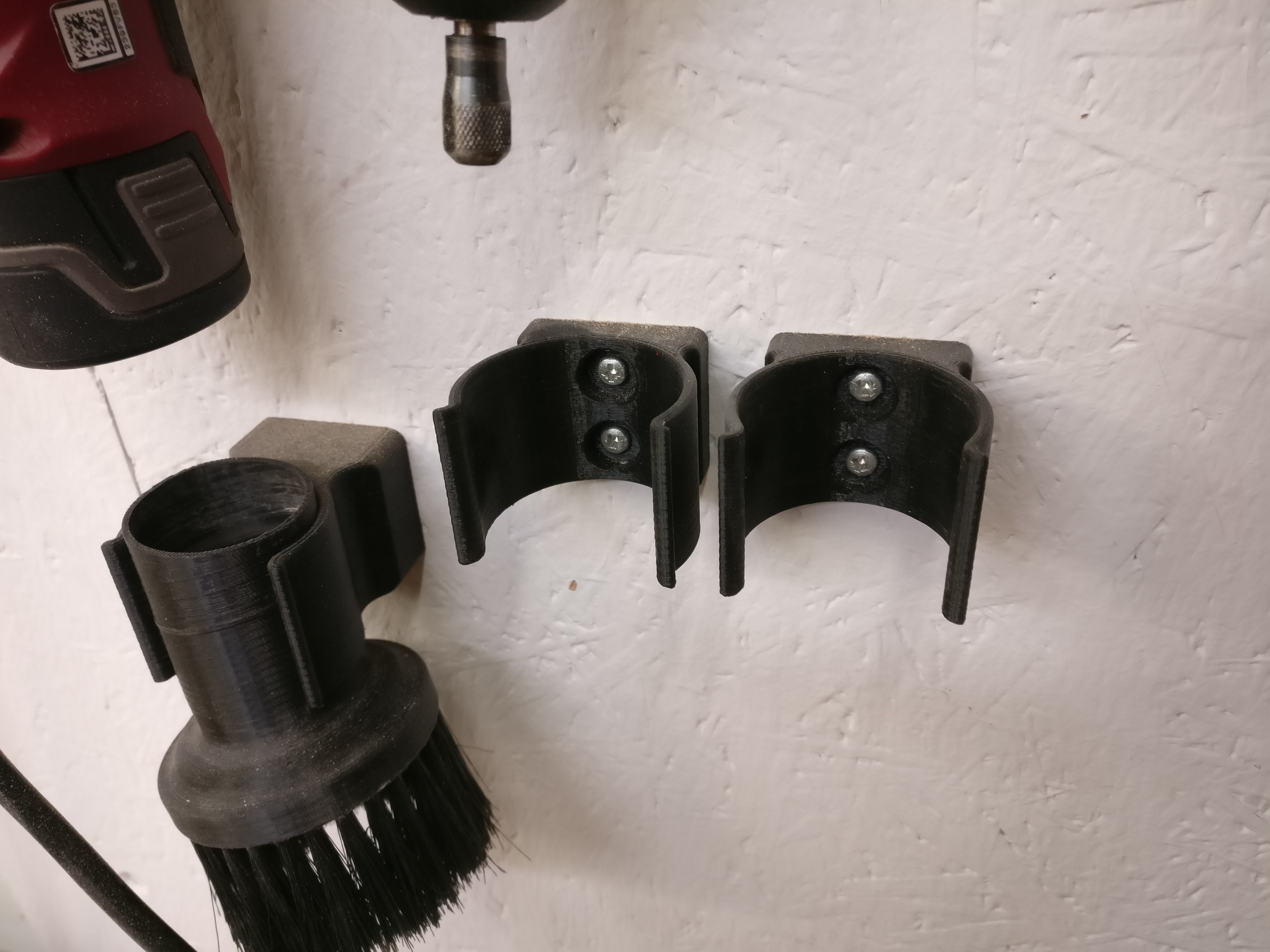 Round tool wall holders