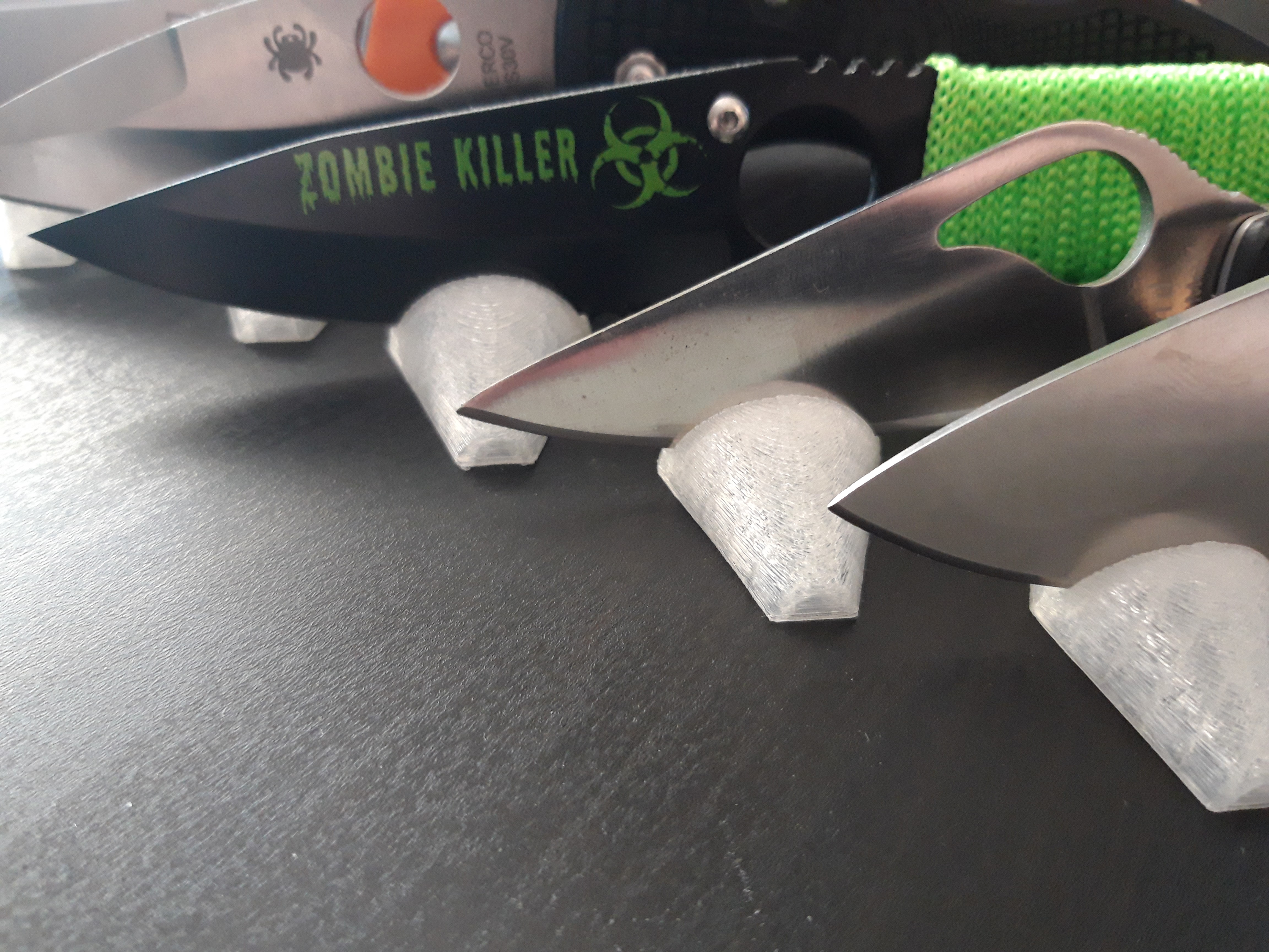 Tiny Knife Stand