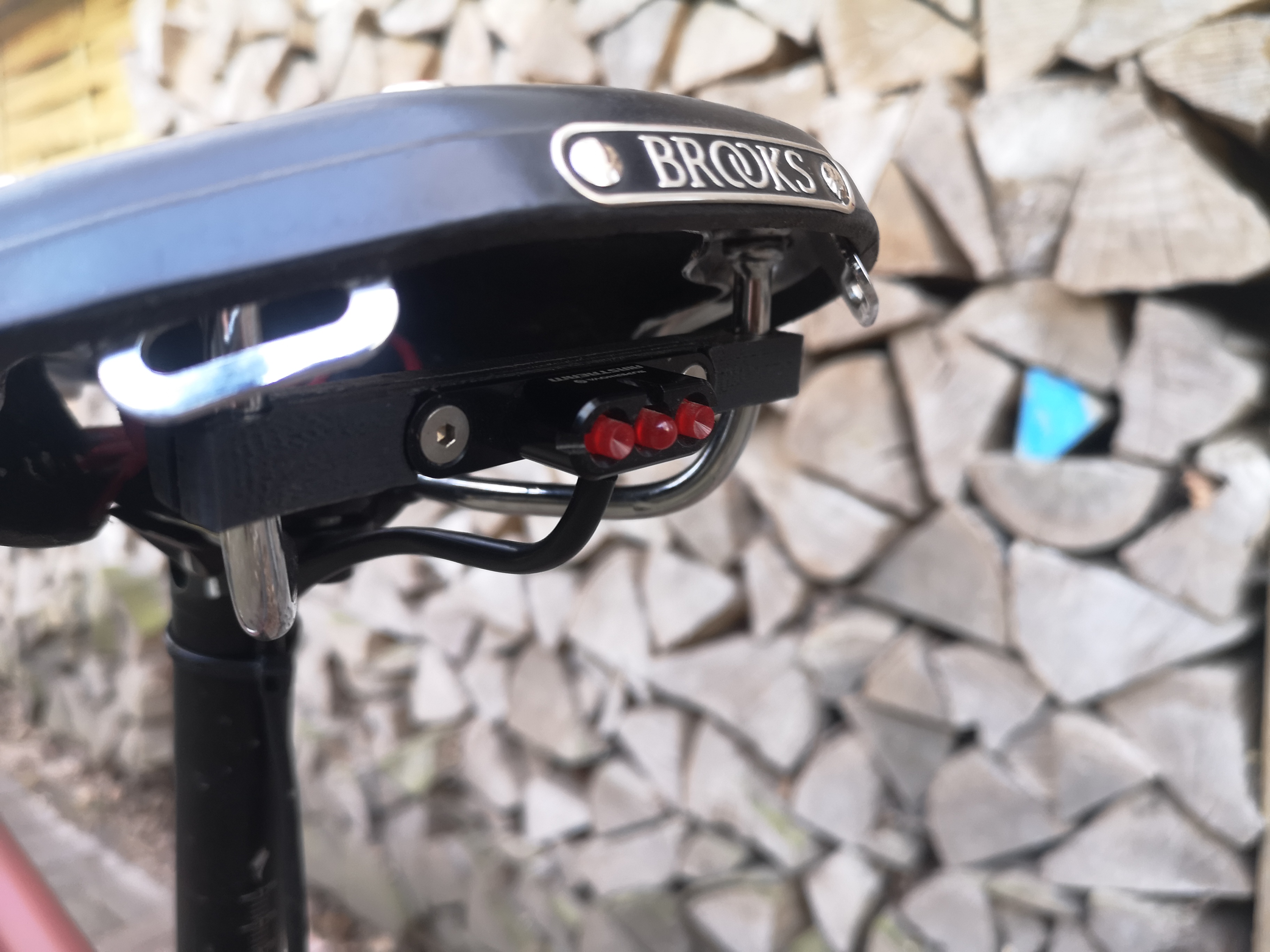 Supernova - tail light - Brooks B17 holder