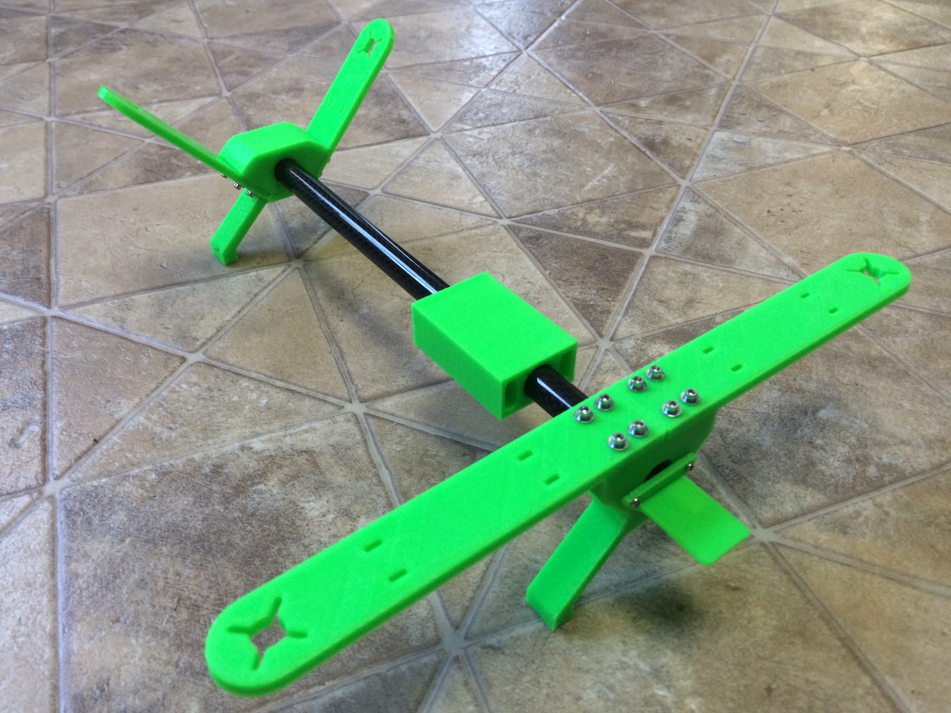 Simple V-tail quad copter