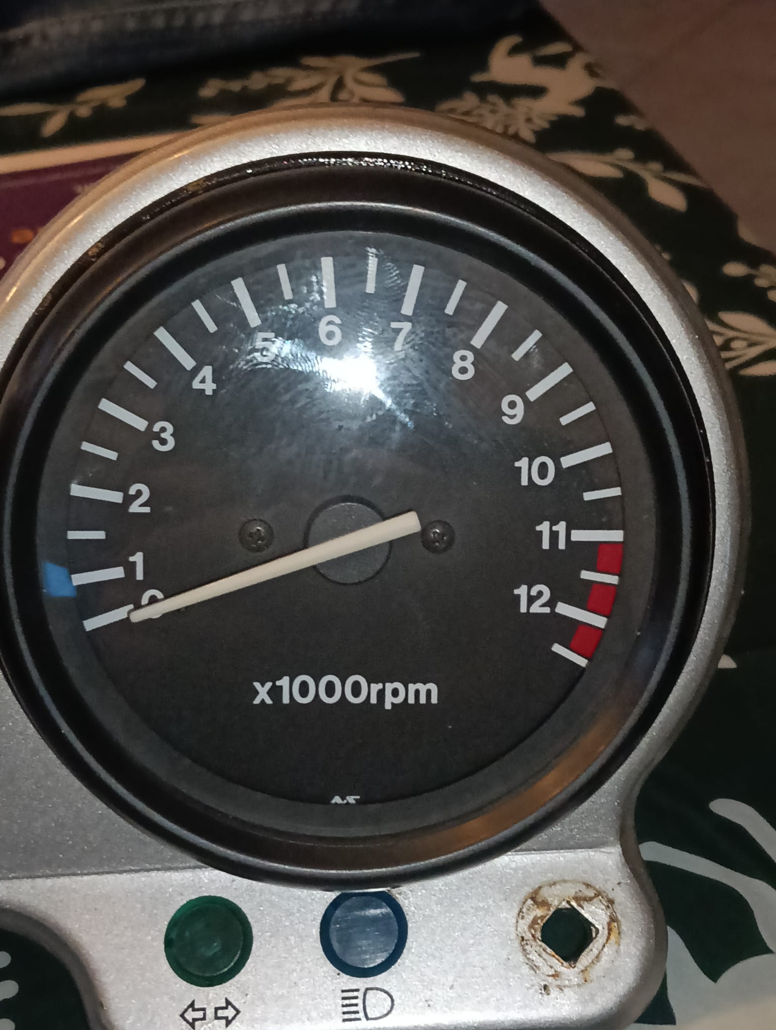 Suzuki GS500 clock rubber.