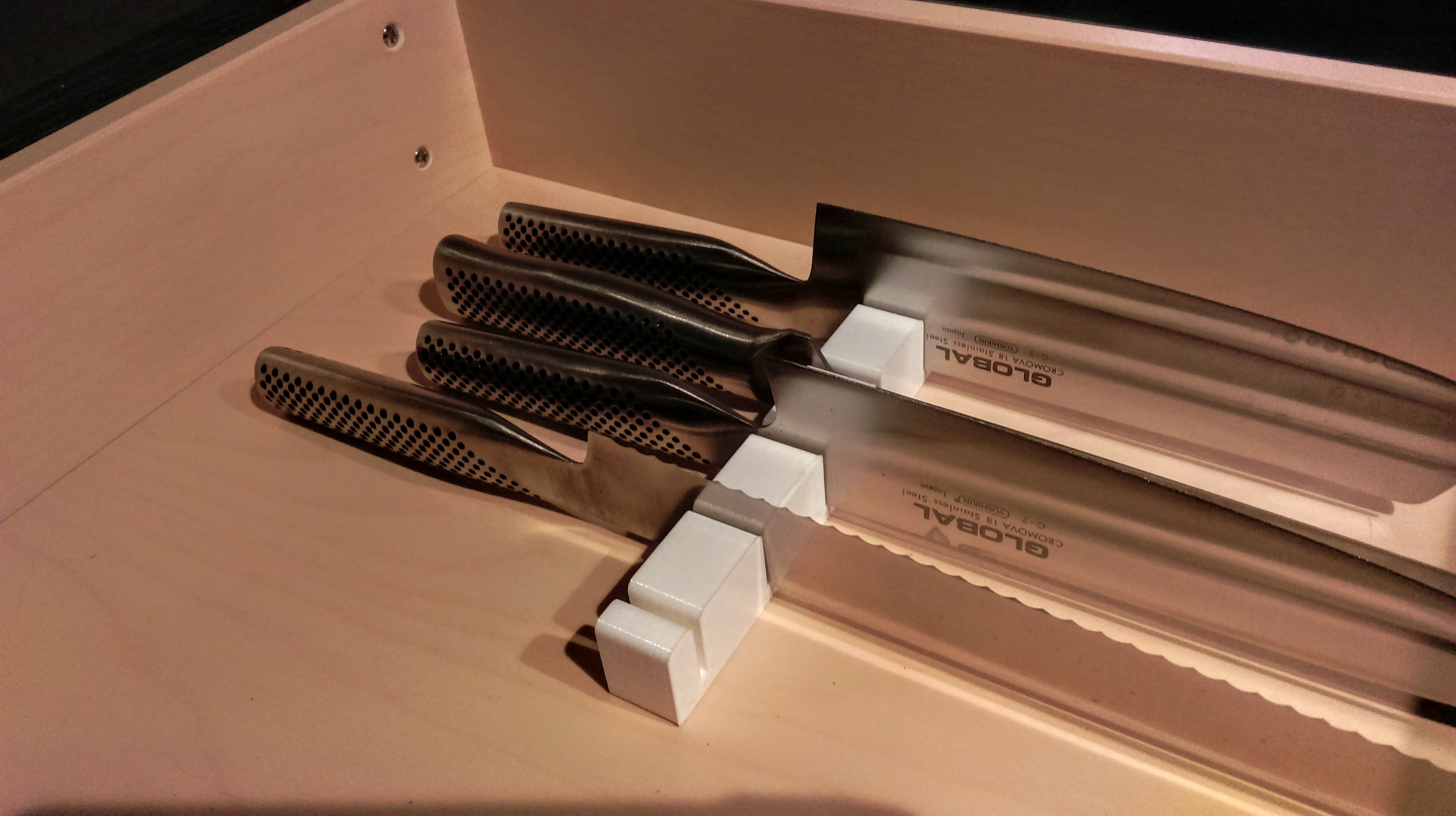 Simple knife block for drawers