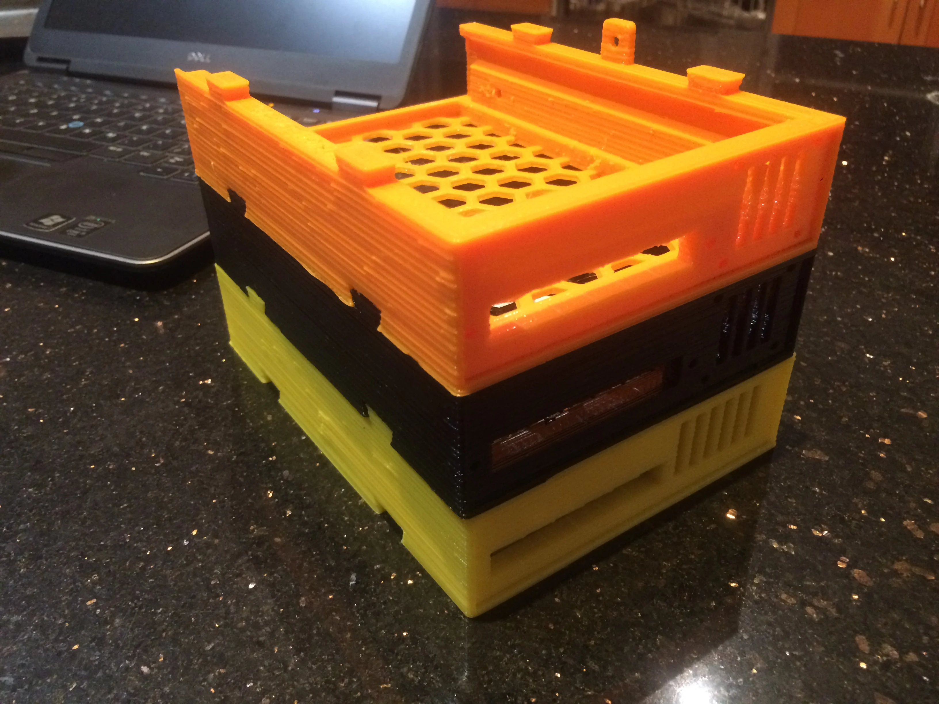 Modular Open-air NAS with Stackable 3.5 SATA HDD Caddies