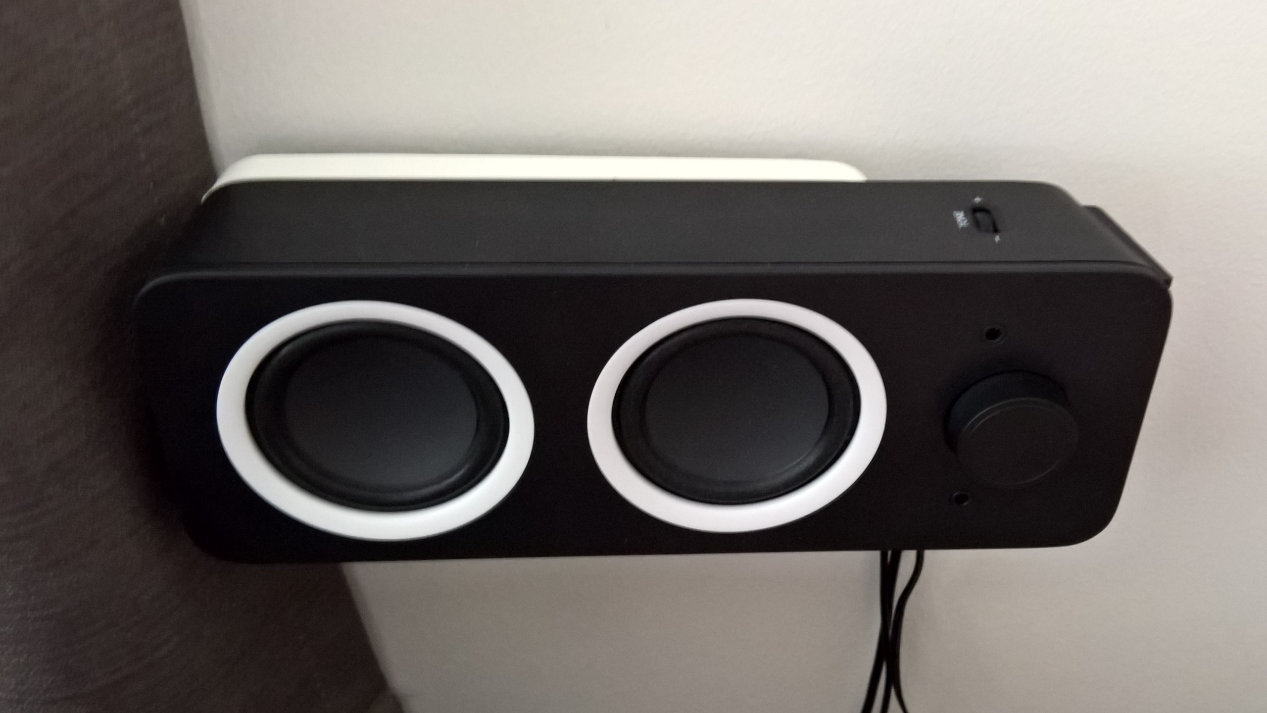Logi Z200 wall mount