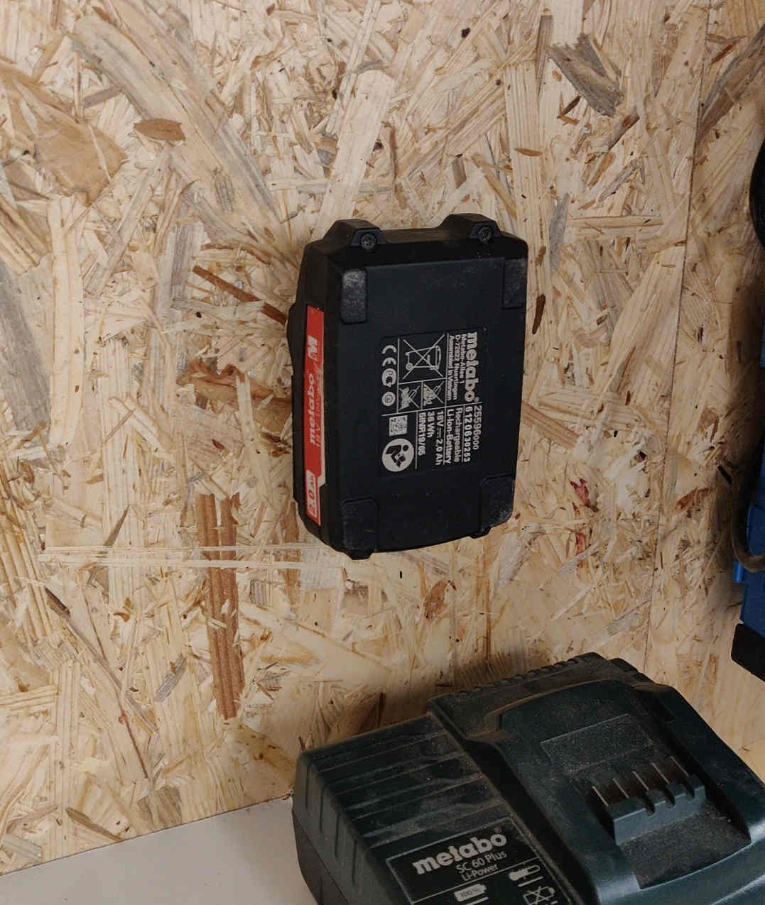 CAS - Akkupack Wallmount