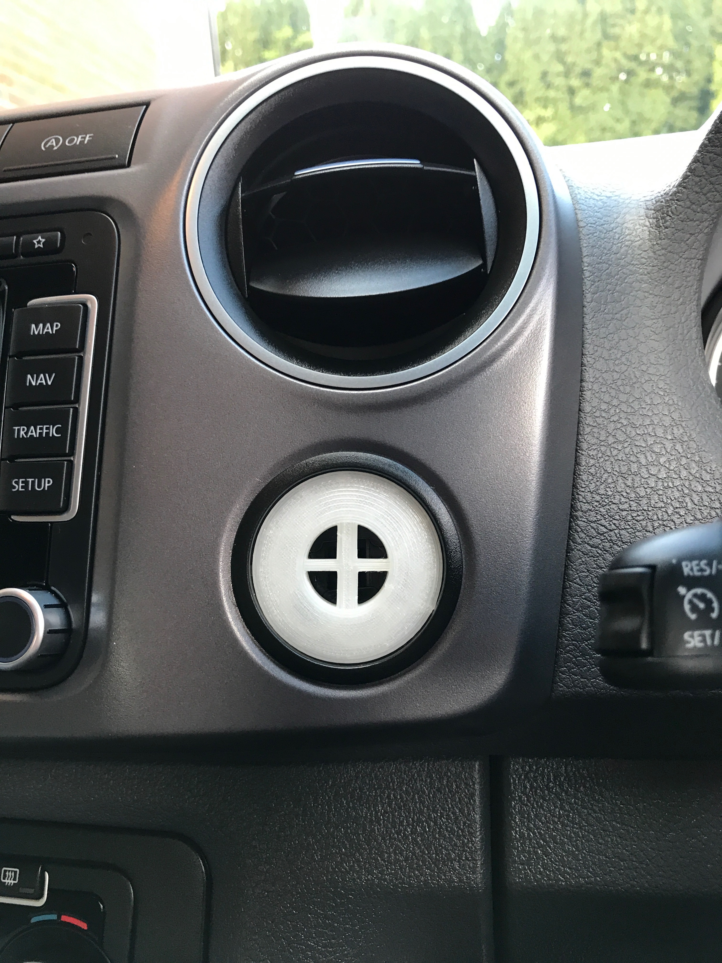 VW Amarok Multi-attachment adapter for air vent phone holder