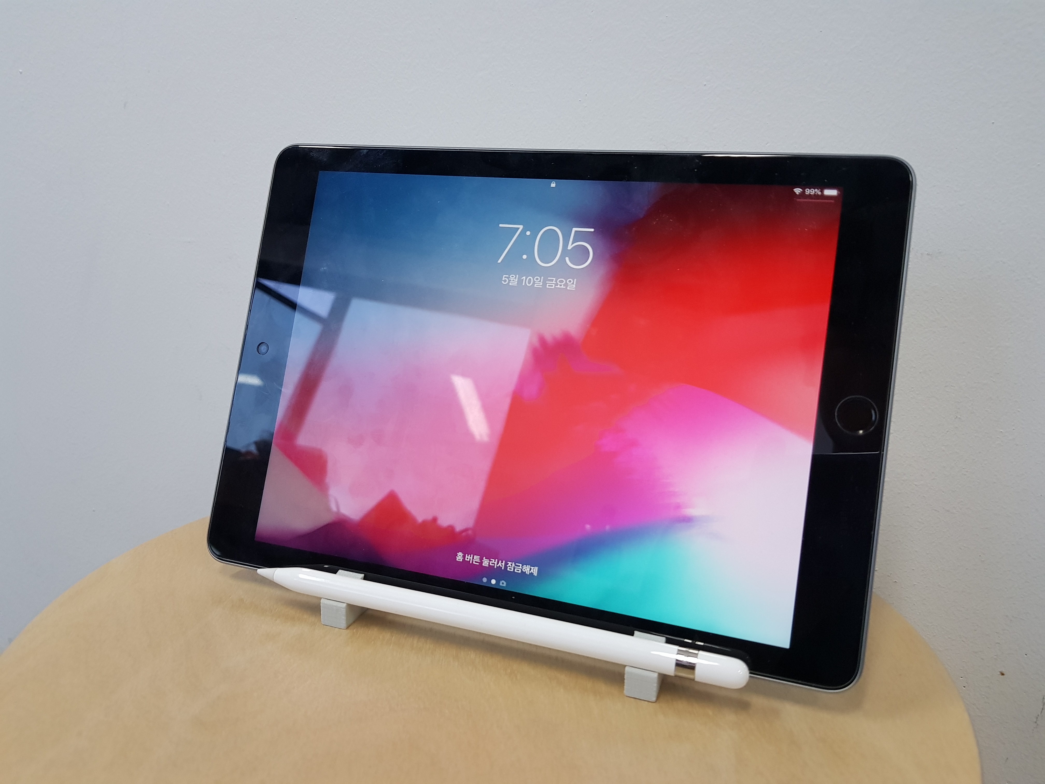 iPad Stand with Apple Pencil Holder