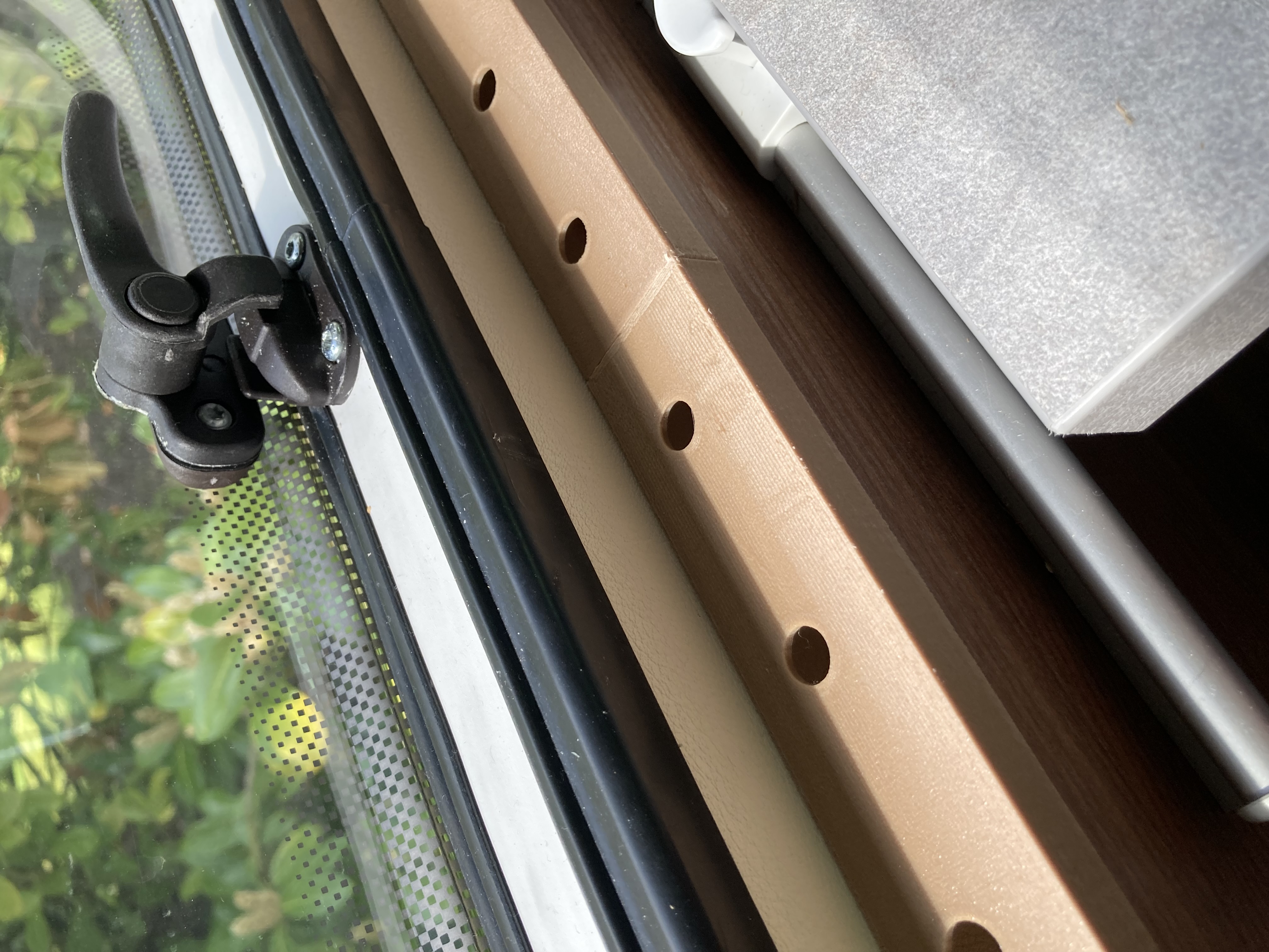 Fensterbank für Weinsberg CaraCompact Pepper 600 MEG 2018