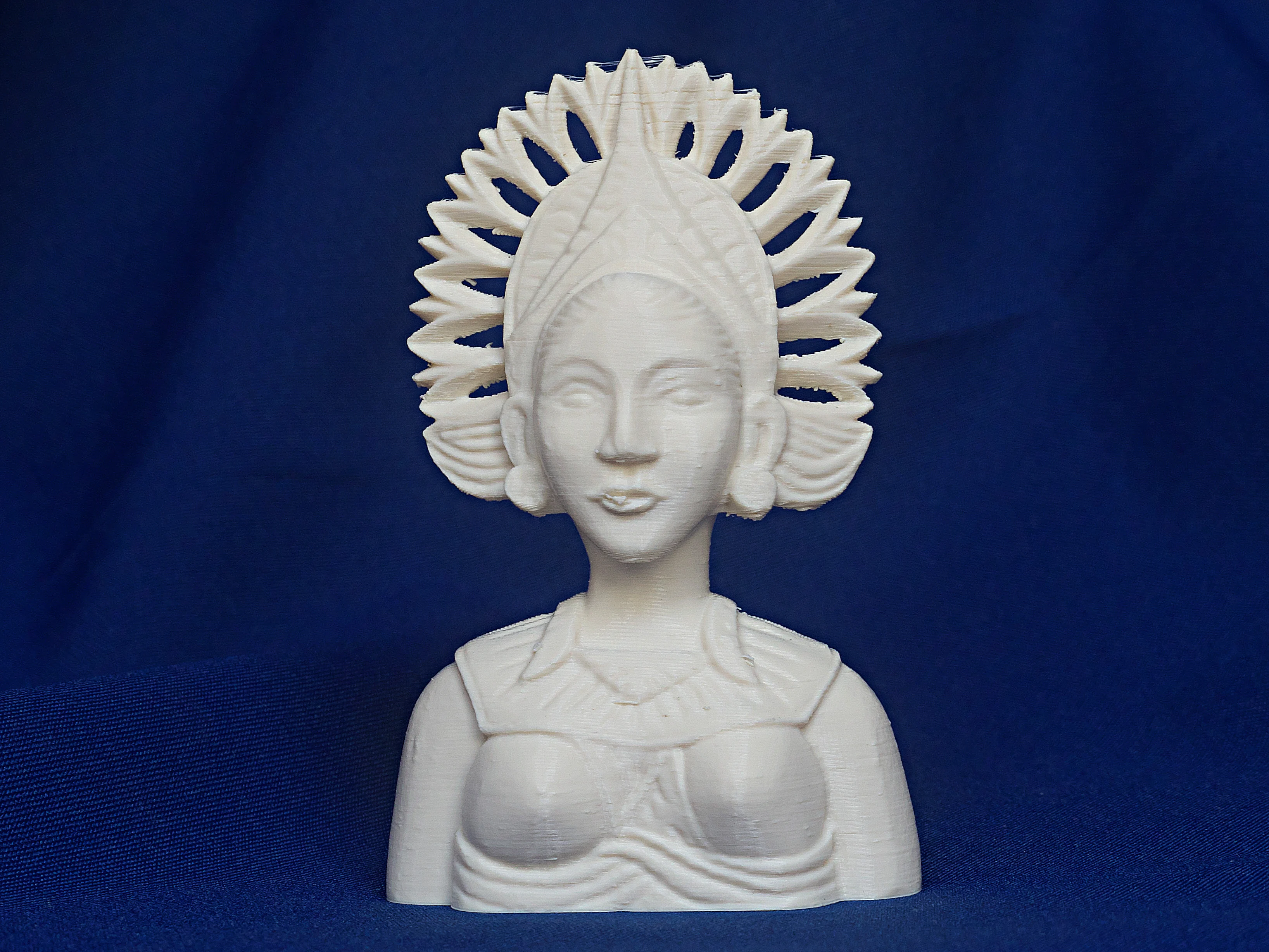 Jean Gordon's carvings Woman in Headdress