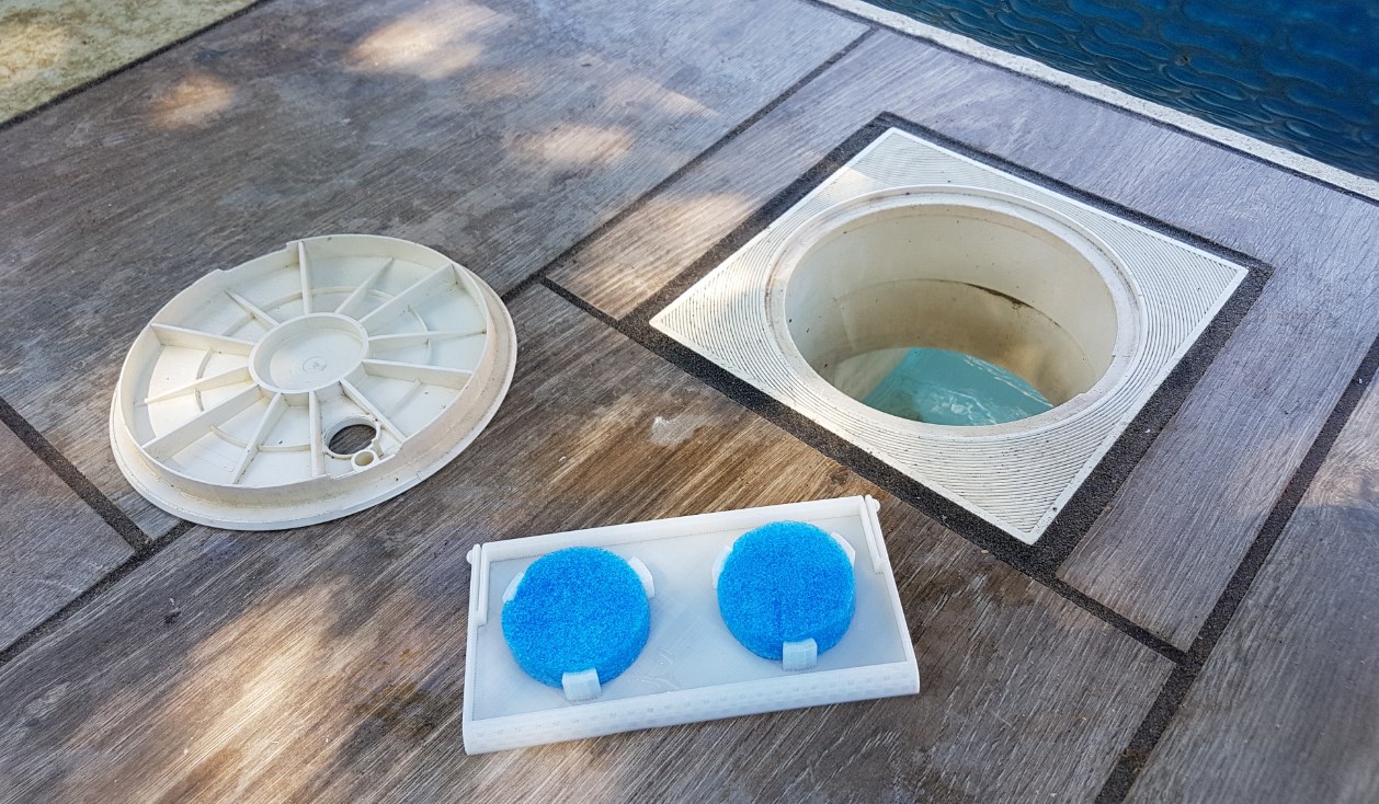 Plastica Skimmer Weir - v3