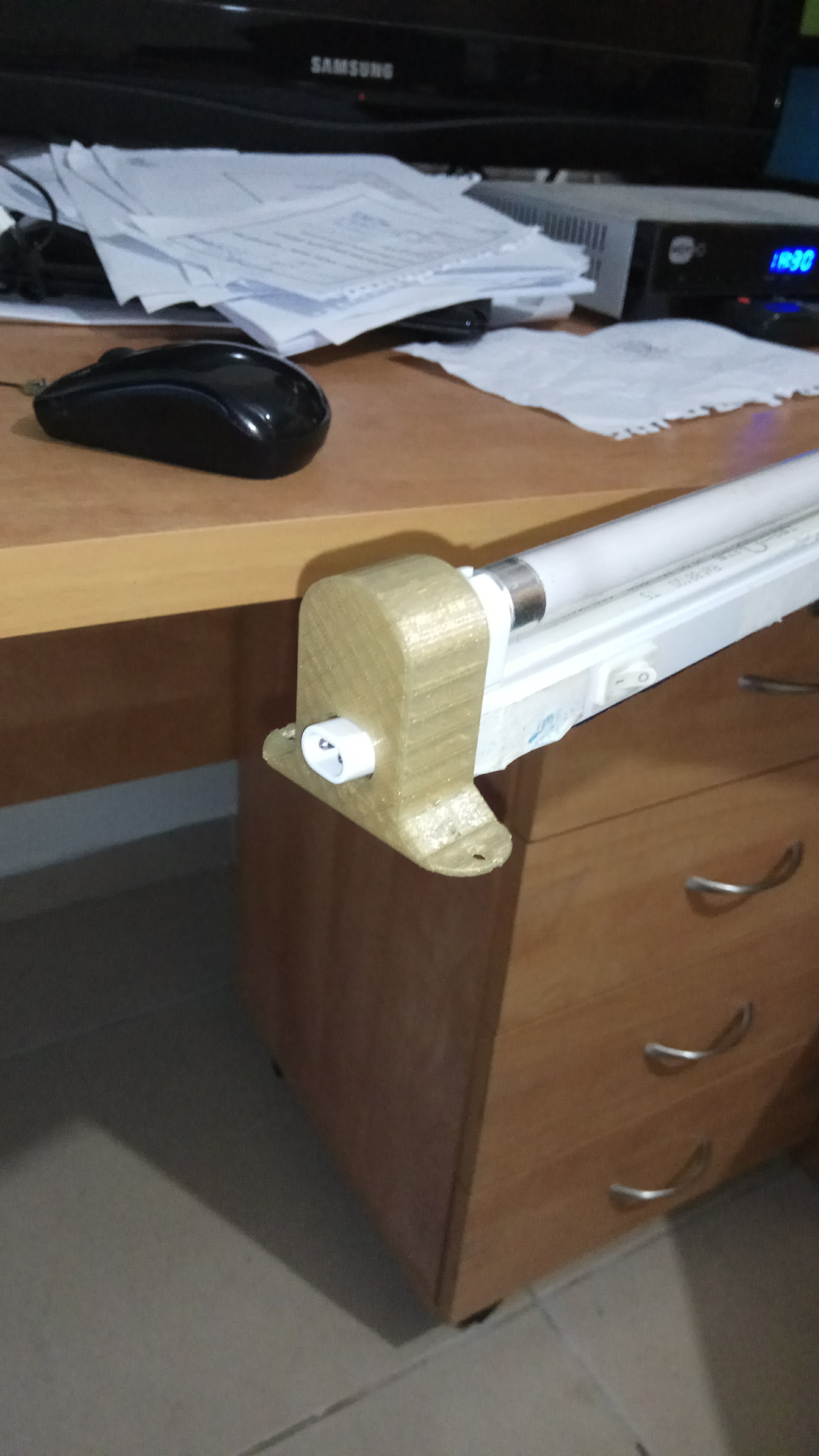 T5 Fluorescent light holder