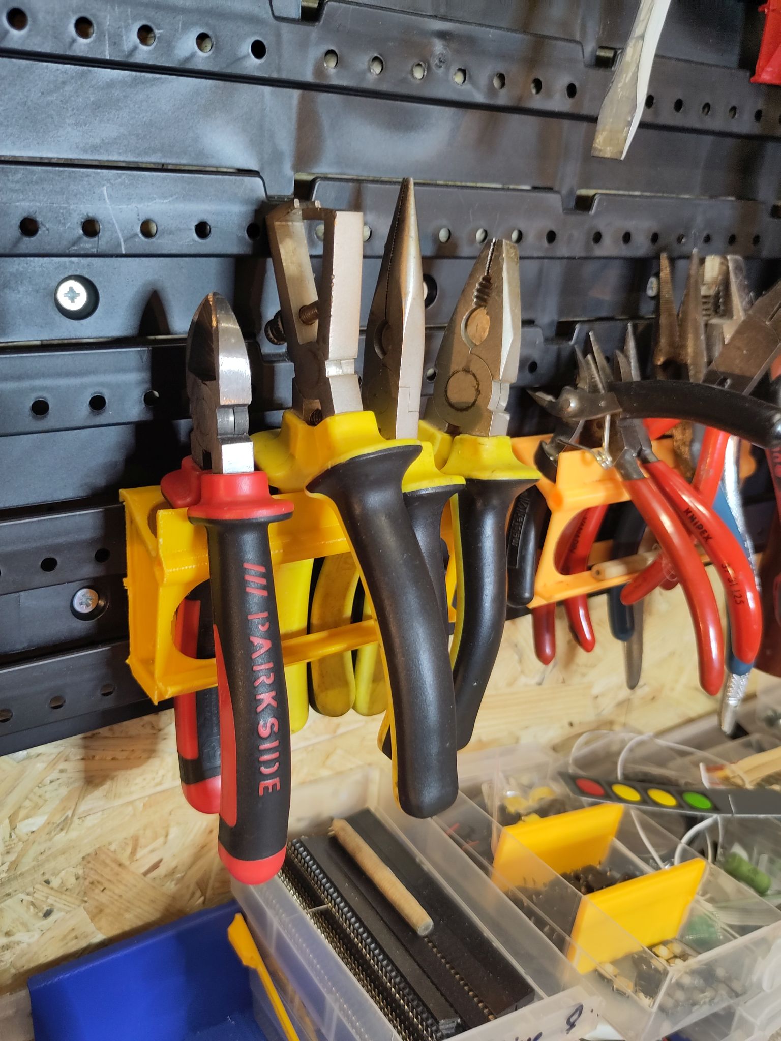 universal pliers holder for wallmount system (Allit StorePlus)